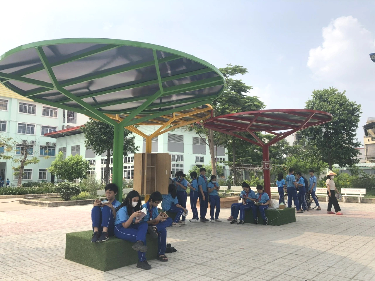 Public secondary schools in District 12, Ho Chi Minh City, teach two sessions per day at 100% capacity - Photo 5. Học 2 buổi/ngày, trường THCS dạy gì cho học sinh? - Ảnh 6.