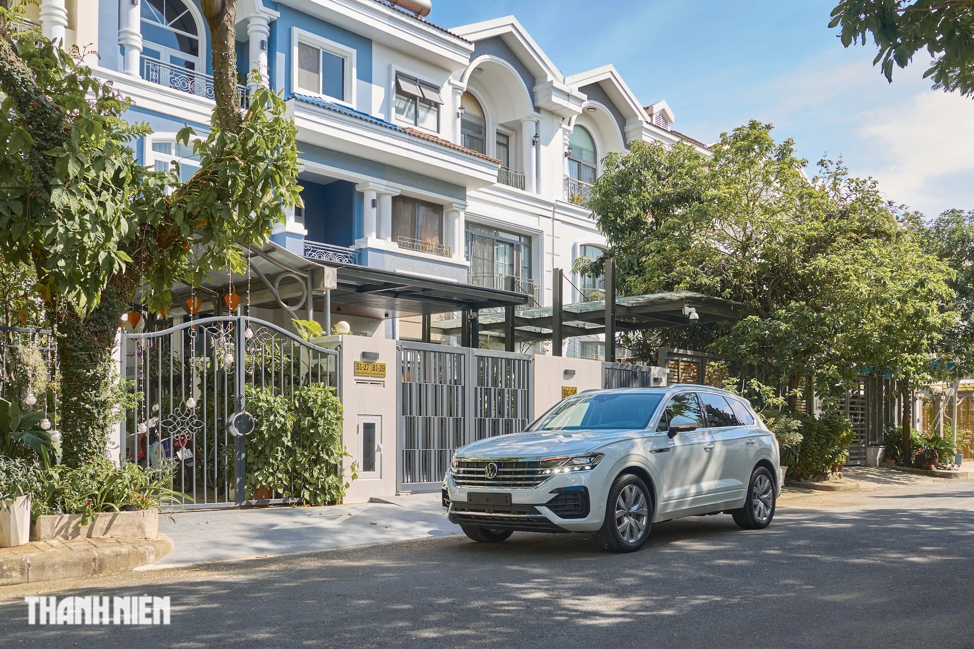 SUV Đức Volkswagen Touareg có đáng giá 2,7 tỉ đồng? - Ảnh 14. SUV Đức Volkswagen Touareg có đáng giá 2,7 tỉ đồng? - Ảnh 14.