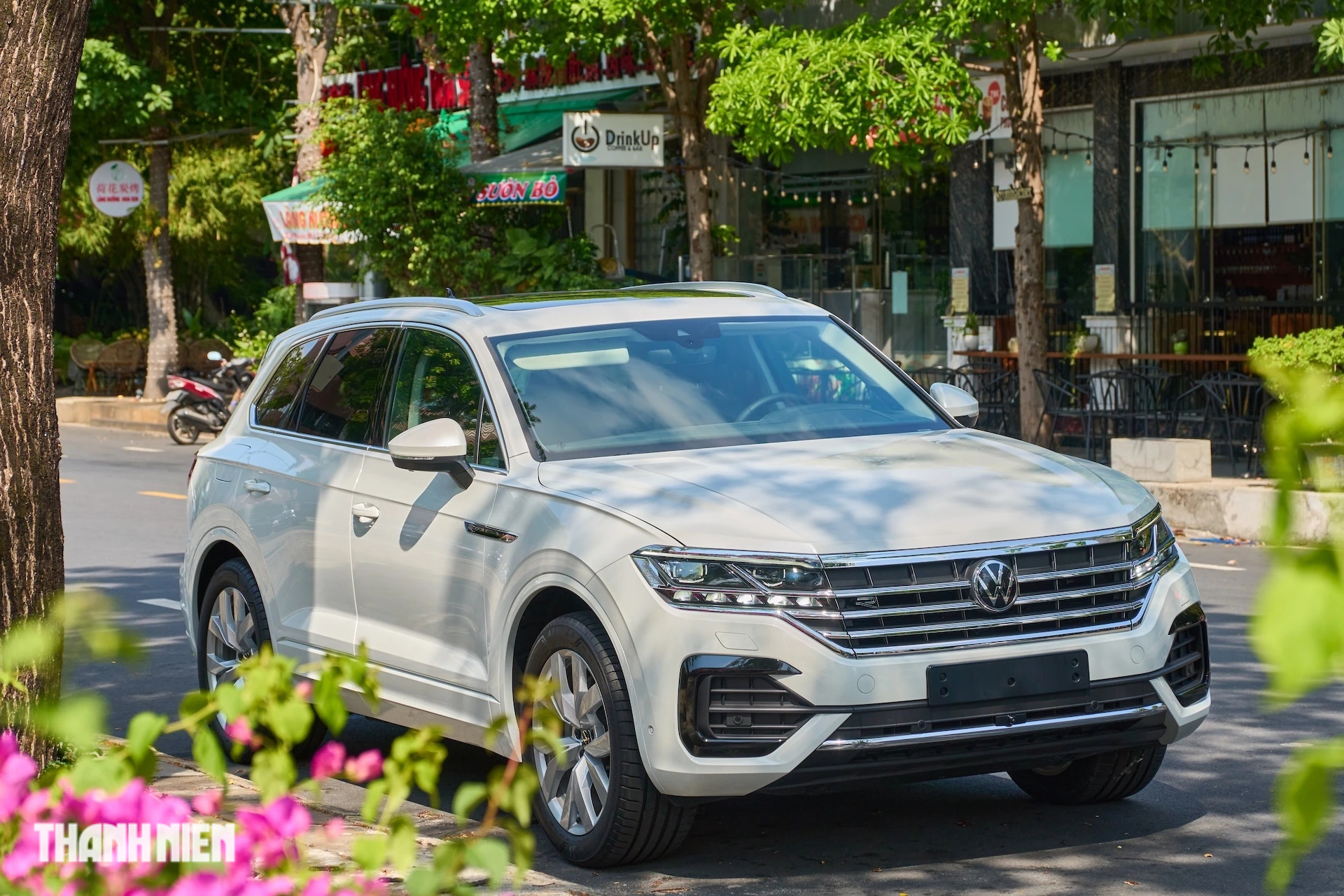 SUV Đức Volkswagen Touareg có đáng giá 2,7 tỉ đồng? - Ảnh 2. SUV Đức Volkswagen Touareg có đáng giá 2,7 tỉ đồng? - Ảnh 2.