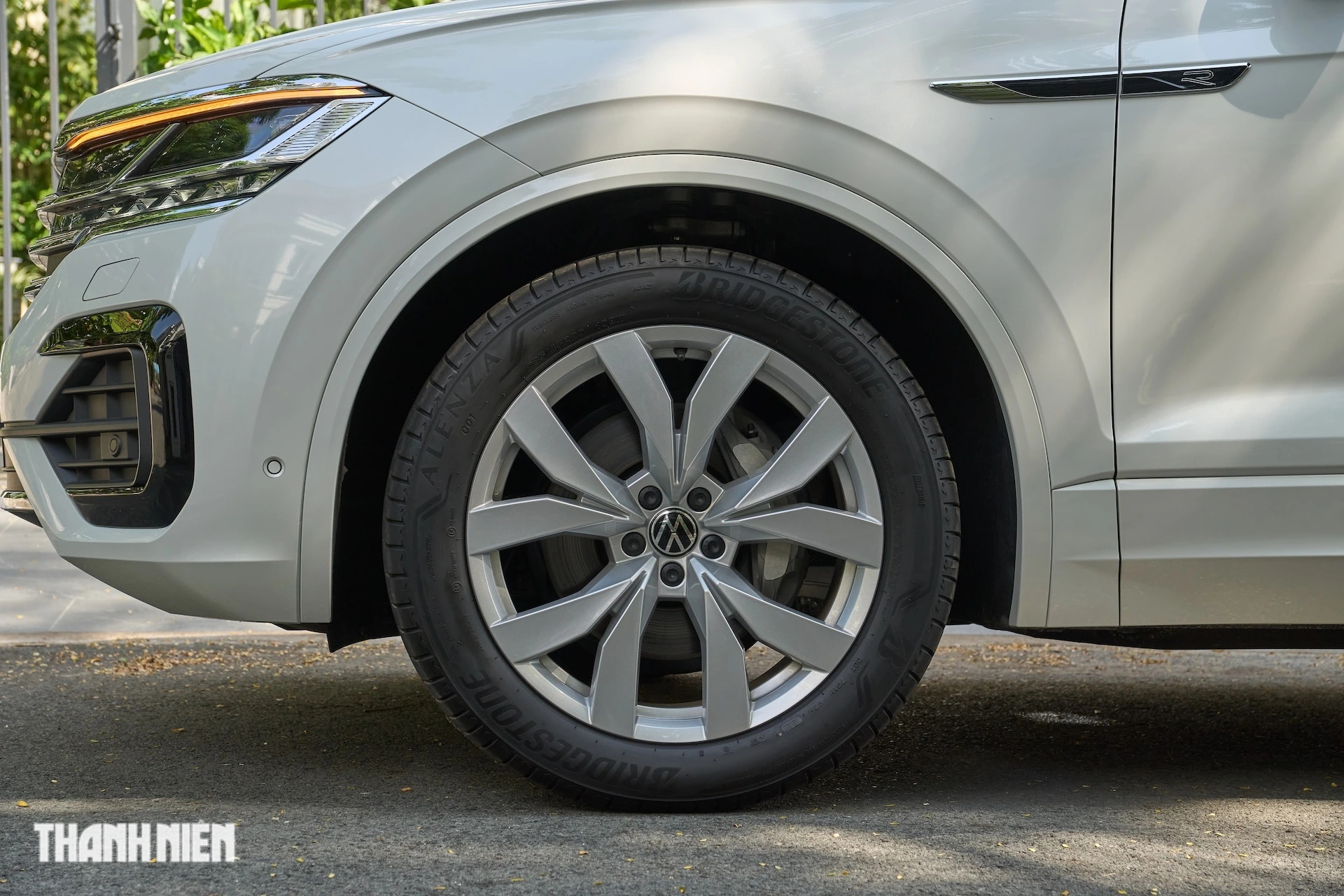 SUV Đức Volkswagen Touareg có đáng giá 2,7 tỉ đồng? - Ảnh 4. SUV Đức Volkswagen Touareg có đáng giá 2,7 tỉ đồng? - Ảnh 4.