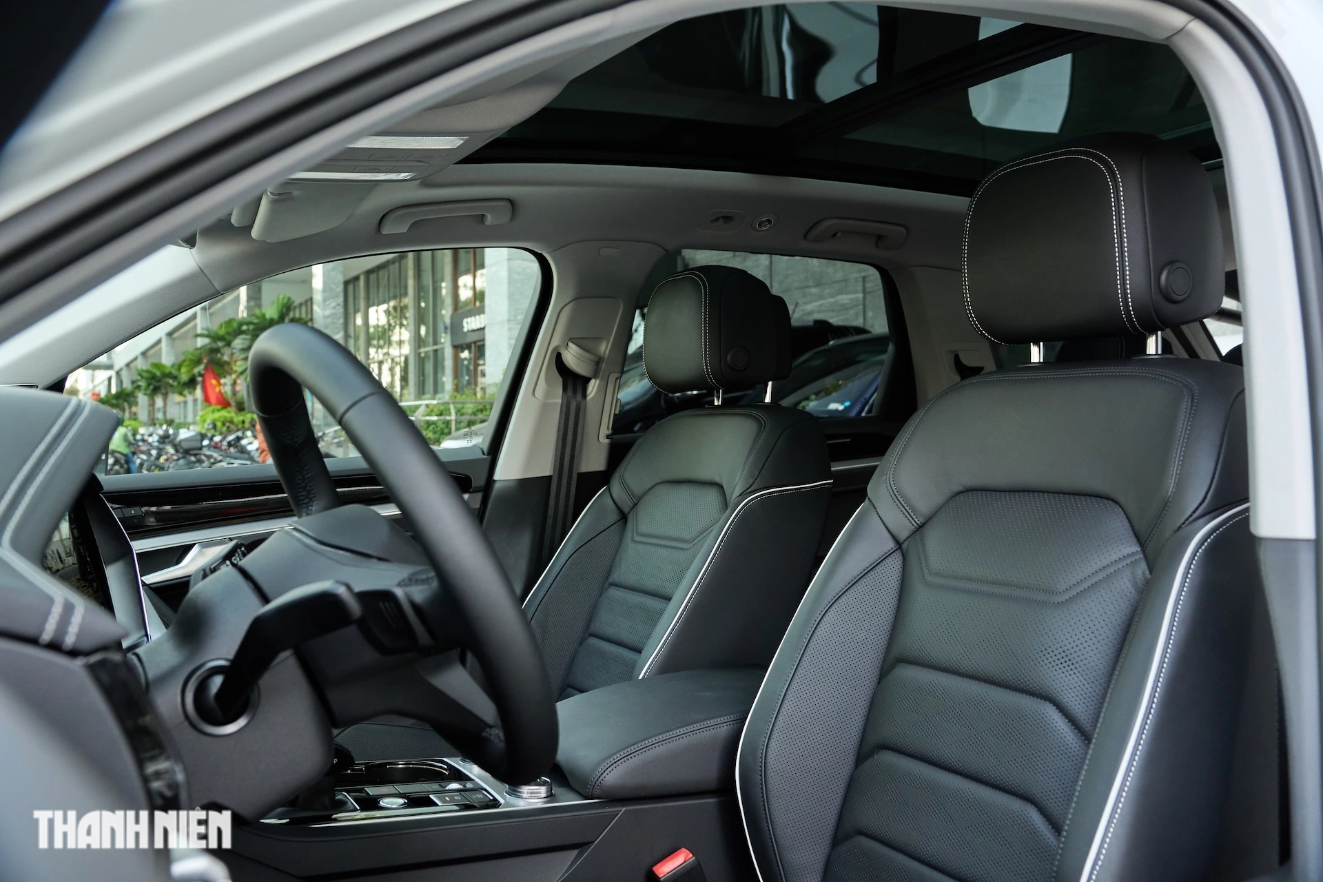 SUV Đức Volkswagen Touareg có đáng giá 2,7 tỉ đồng? - Ảnh 7. SUV Đức Volkswagen Touareg có đáng giá 2,7 tỉ đồng? - Ảnh 7.
