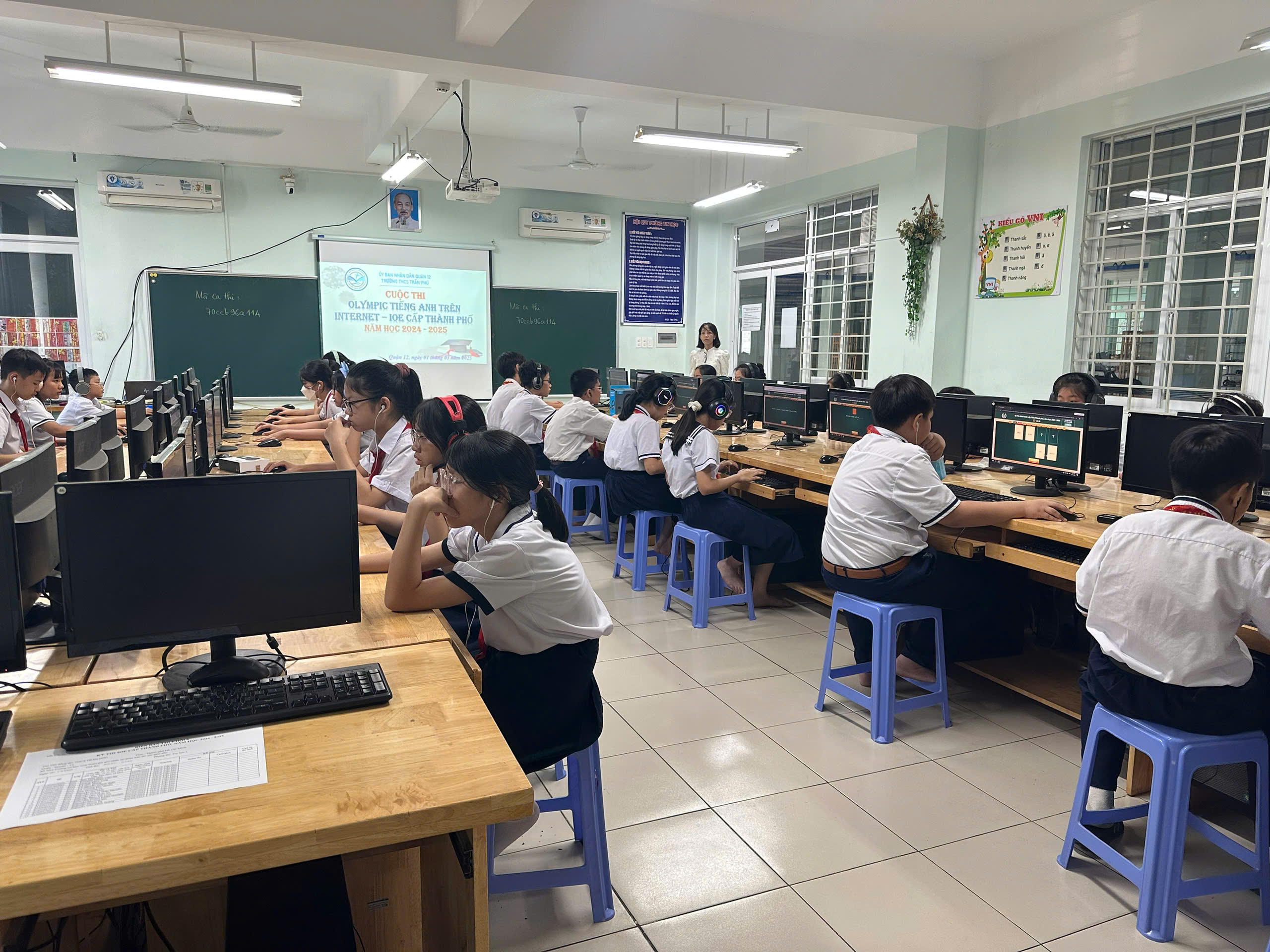 Public secondary schools in District 12, Ho Chi Minh City, teach two sessions per day at 100% capacity - Photo 2. Học 2 buổi/ngày, trường THCS dạy gì cho học sinh? - Ảnh 2.