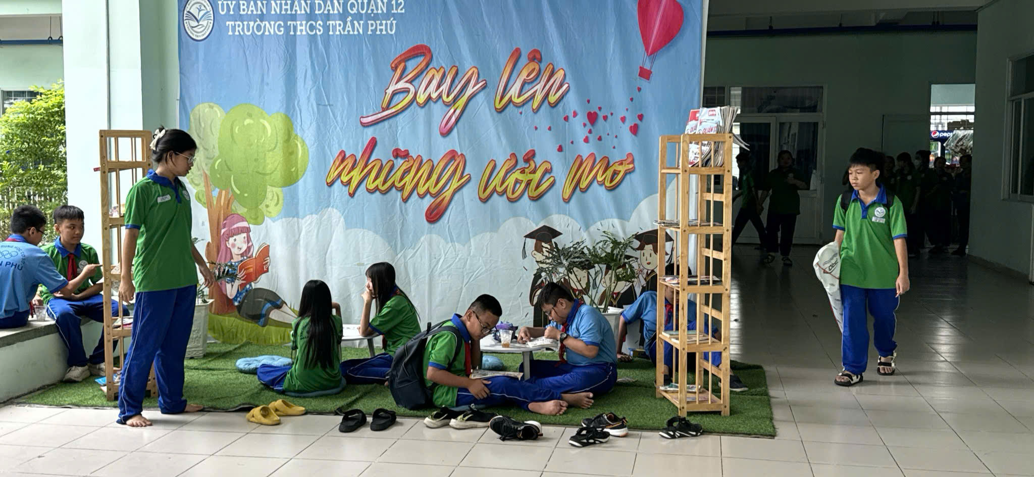 Public secondary schools in District 12, Ho Chi Minh City, teach two sessions per day at 100% capacity - Photo 6. Học 2 buổi/ngày, trường THCS dạy gì cho học sinh? - Ảnh 7.