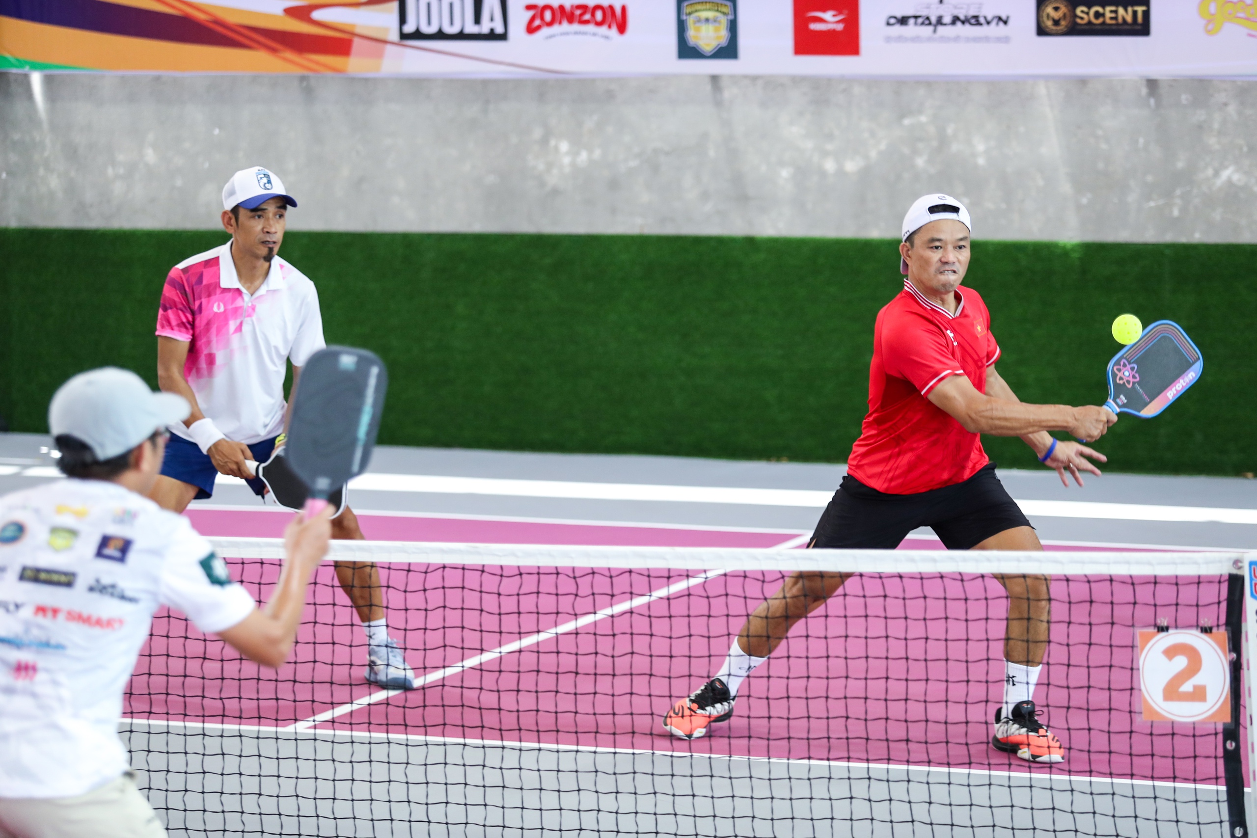 Những khoảnh khắc cảm xúc tại giải pickleball 'Cùng con đi tiếp cuộc đời'- Ảnh 19. Những khoảnh khắc cảm xúc tại giải pickleball 'Cùng con đi tiếp cuộc đời'- Ảnh 19.
