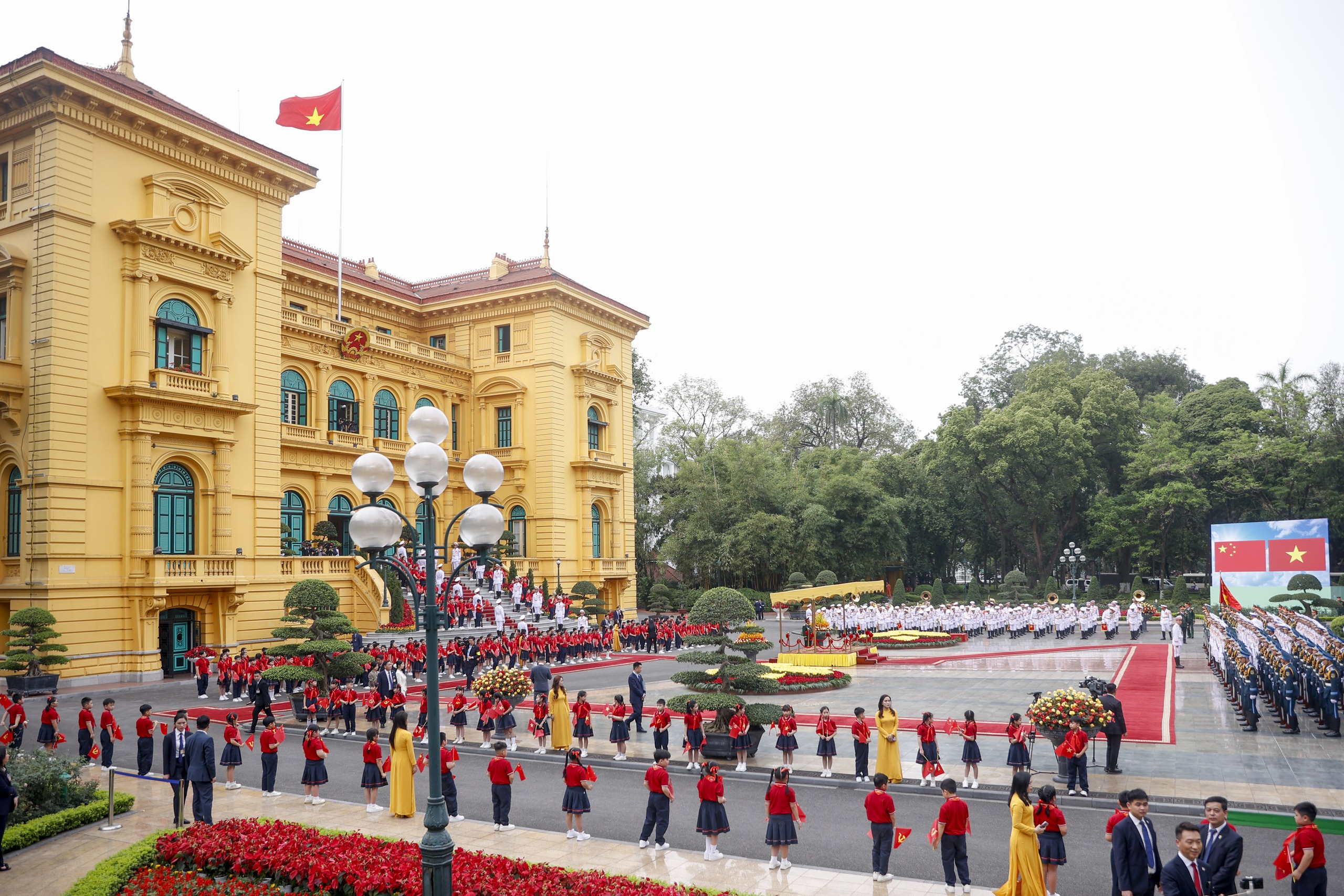 Hình ảnh ấn tượng ngày đầu làm việc của Chủ tịch Tập Cận Bình tại Việt Nam- Ảnh 5. Hình ảnh ấn tượng ngày đầu làm việc của Chủ tịch Tập Cận Bình tại Việt Nam- Ảnh 5.