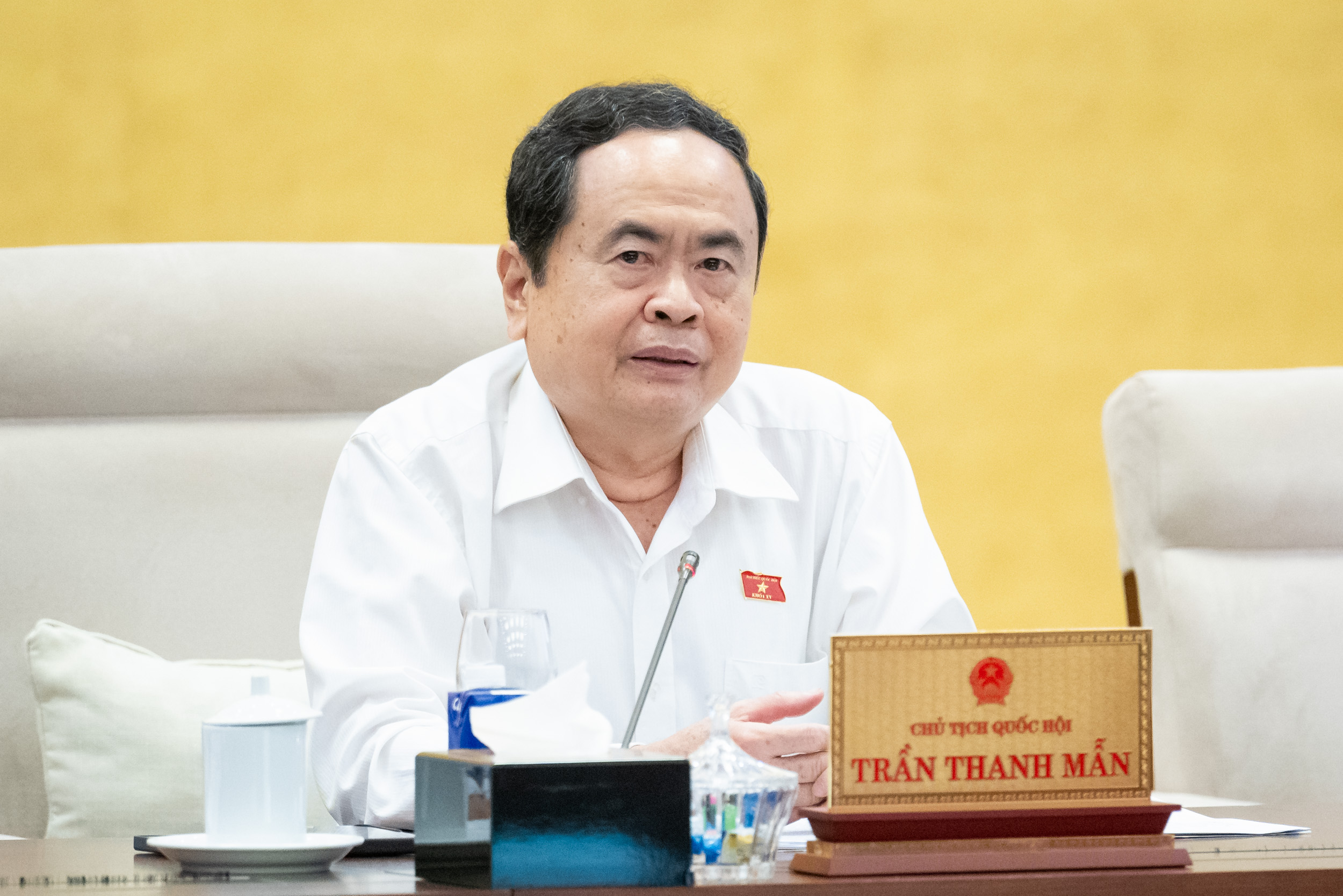 Chủ tịch Quốc hội: ‘Có người dân khiếu kiện ngày nào cũng nhắn vô máy tôi’ Chủ tịch Quốc hội: ‘Có người dân khiếu kiện ngày nào cũng nhắn vô máy tôi’