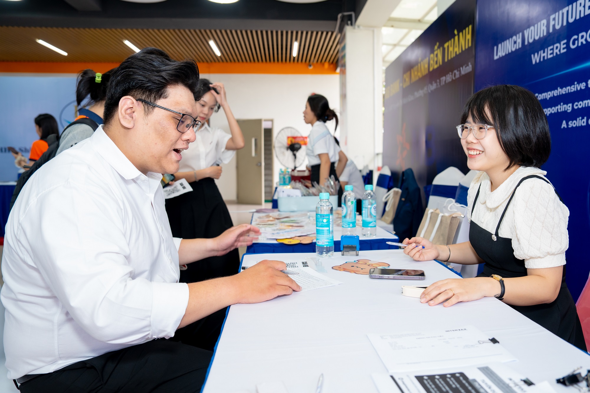 Cựu sinh viên HUTECH mở cánh cửa nghề nghiệp cho ‘đàn em’ khóa sau | VÒNG TRÒN HƯỚNG NGHIỆP - Ảnh 2.