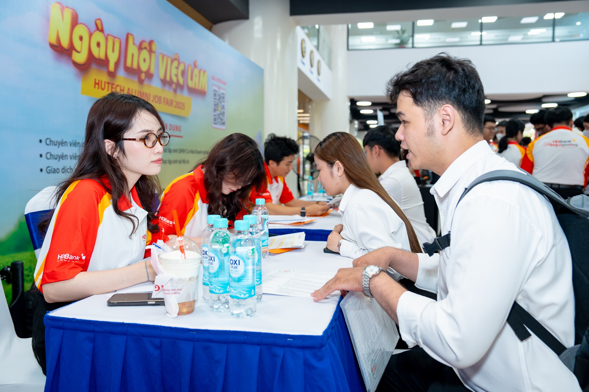 Cựu sinh viên HUTECH mở cánh cửa nghề nghiệp cho ‘đàn em’ khóa sau | VÒNG TRÒN HƯỚNG NGHIỆP - Ảnh 1.