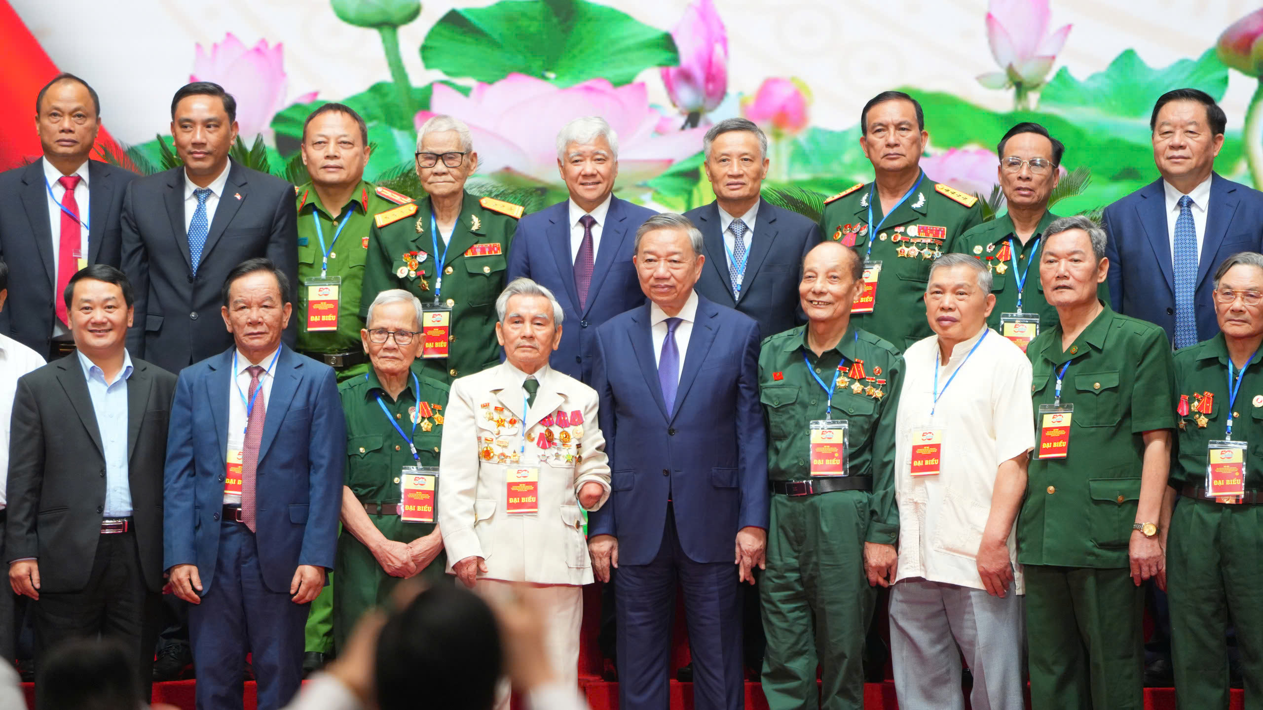 Tổng Bí thư: 'Phấn đấu mọi người dân được khám sức khỏe 1 lần mỗi năm' - Ảnh 3.