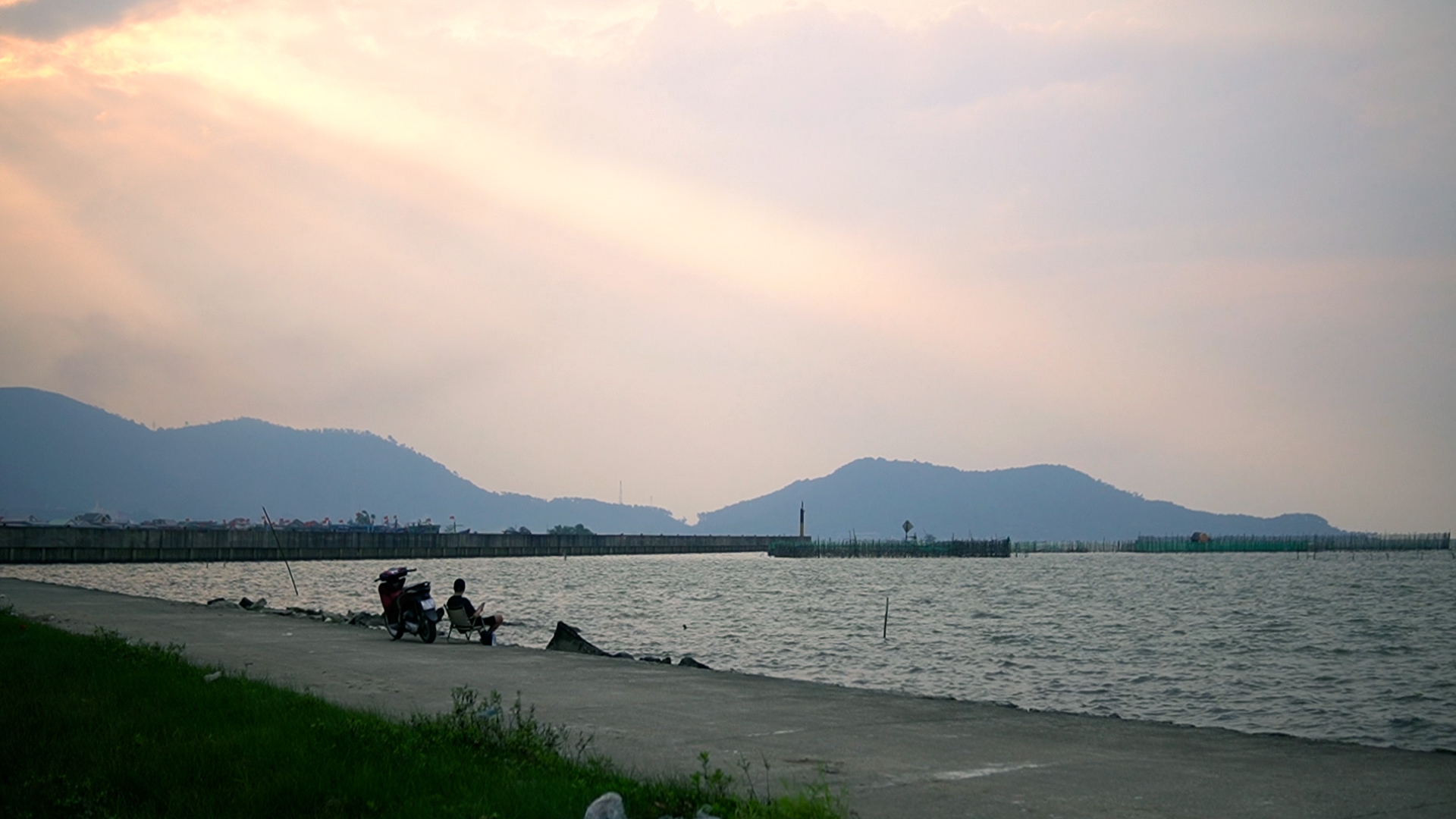 4 Đời bám biển của người đàn ông làng chài ' lên bờ biết làm gì ' - Ảnh 18. 4 Đời bám biển của người đàn ông làng chài ' lên bờ biết làm gì ' - Ảnh 18.