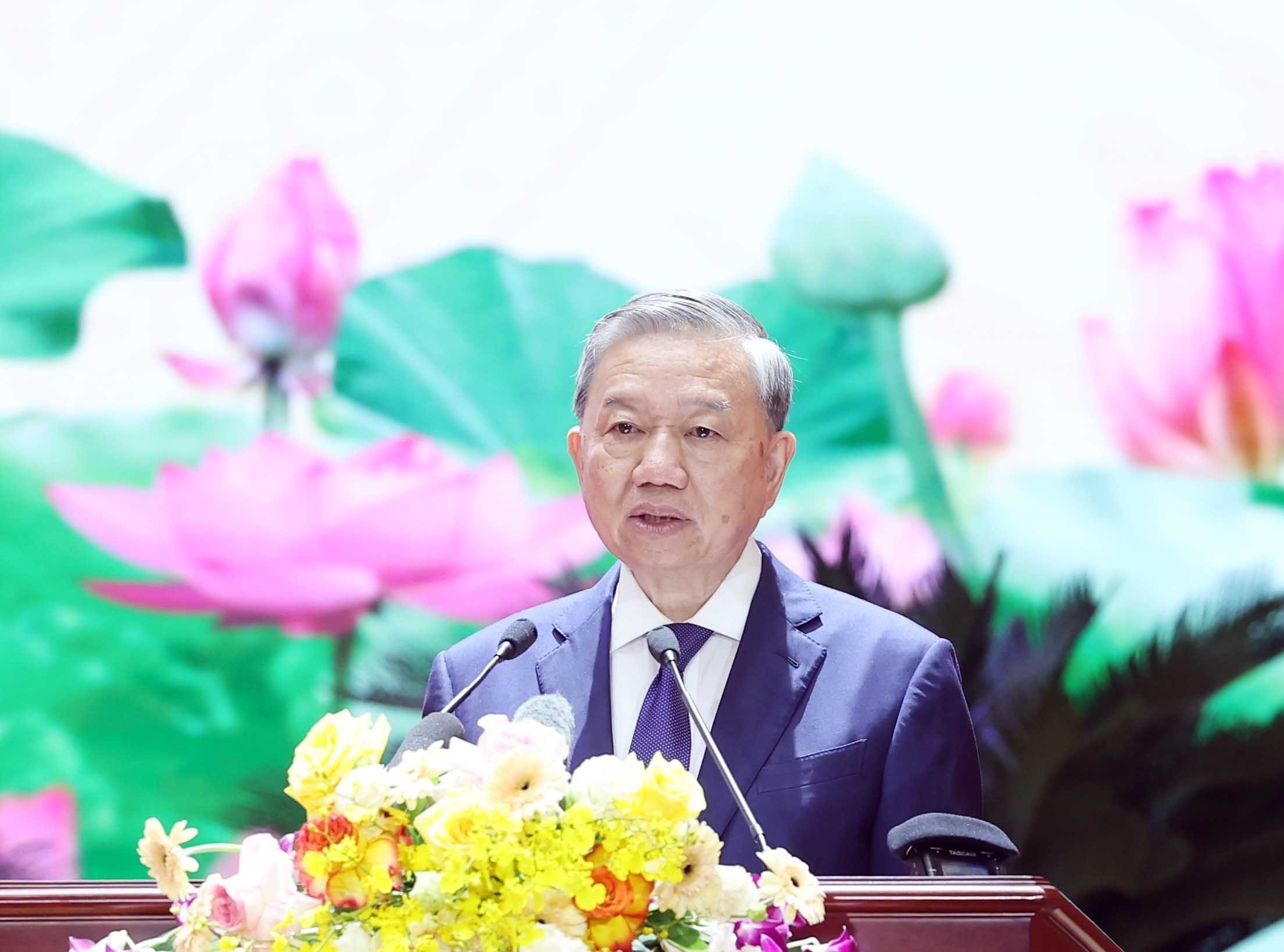 Tổng Bí thư: 'Phấn đấu mọi người dân được khám sức khỏe 1 lần mỗi năm' - Ảnh 1.