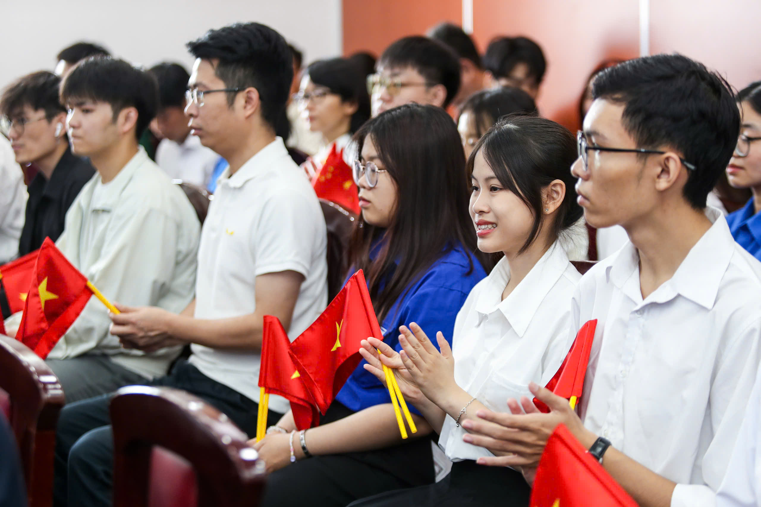 Thanh niên Việt – Trung chia sẻ kinh nghiệm đổi mới hoạt động trong tình hình mới - Ảnh 6.