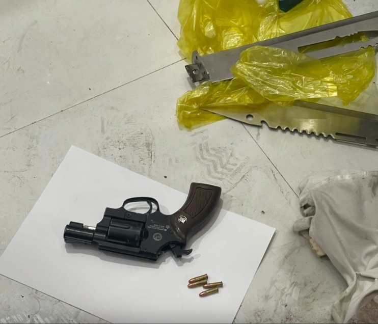 Bị đột kích, nhóm ma túy nổ súng, rút dao chống trả công an- Ảnh 2.