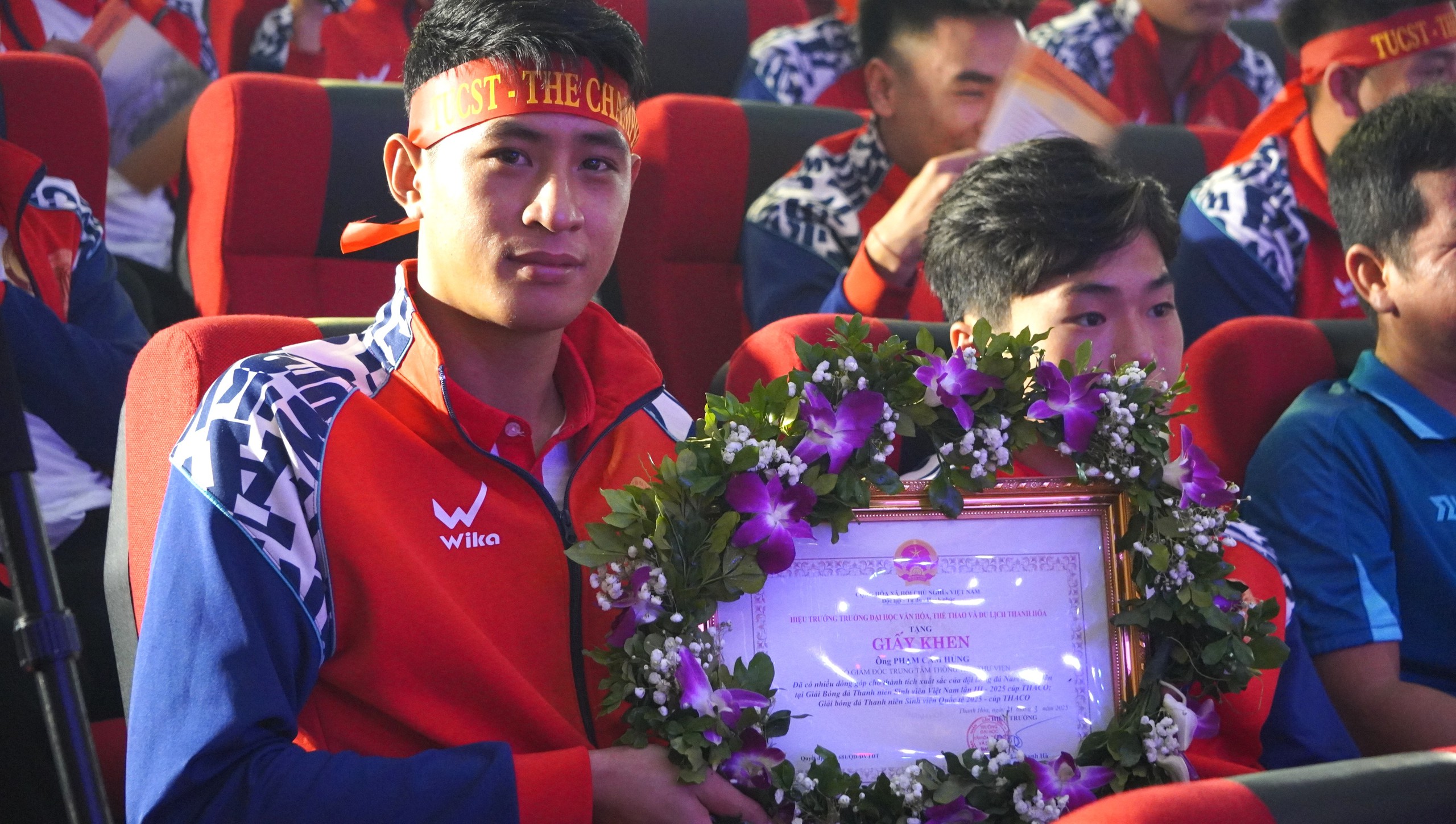 Vinh danh nhà vô địch đội bóng Trường ĐH VH-TT-DL Thanh Hóa: Hơn 1,1 tỉ đồng tiền thưởng- Ảnh 14.