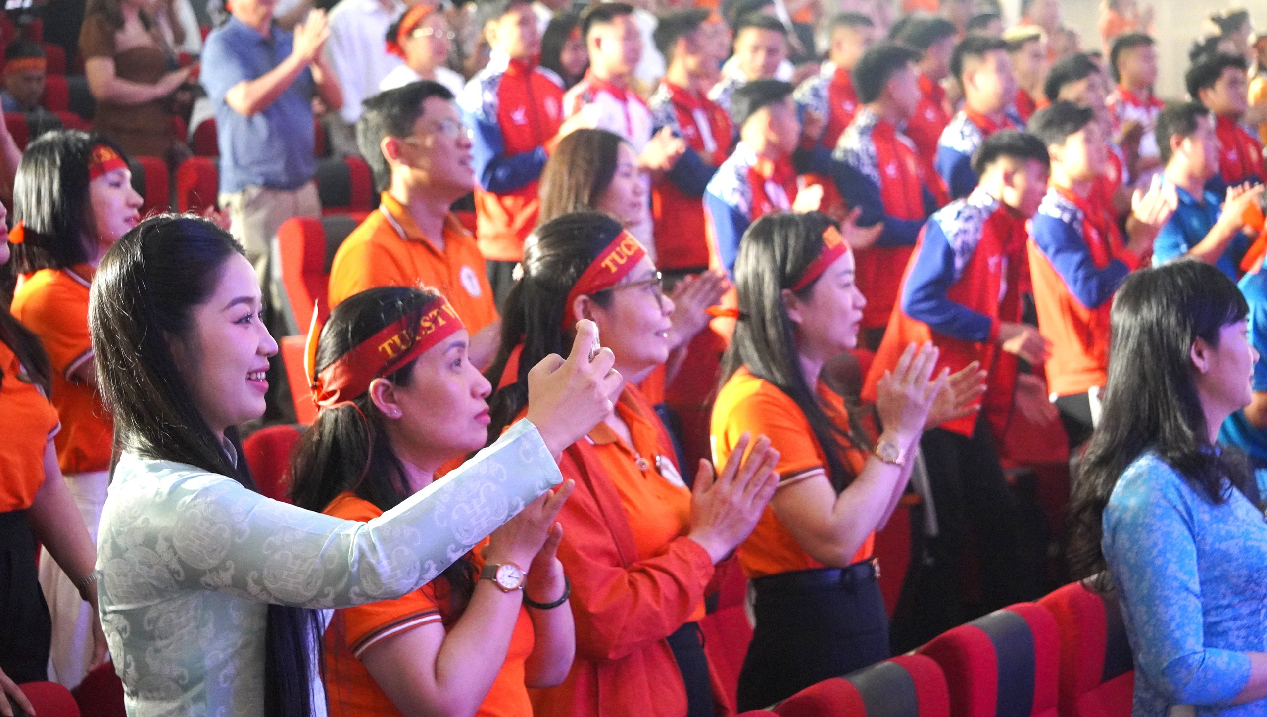 Vinh danh nhà vô địch đội bóng Trường ĐH VH-TT-DL Thanh Hóa: Hơn 1,1 tỉ đồng tiền thưởng- Ảnh 4.