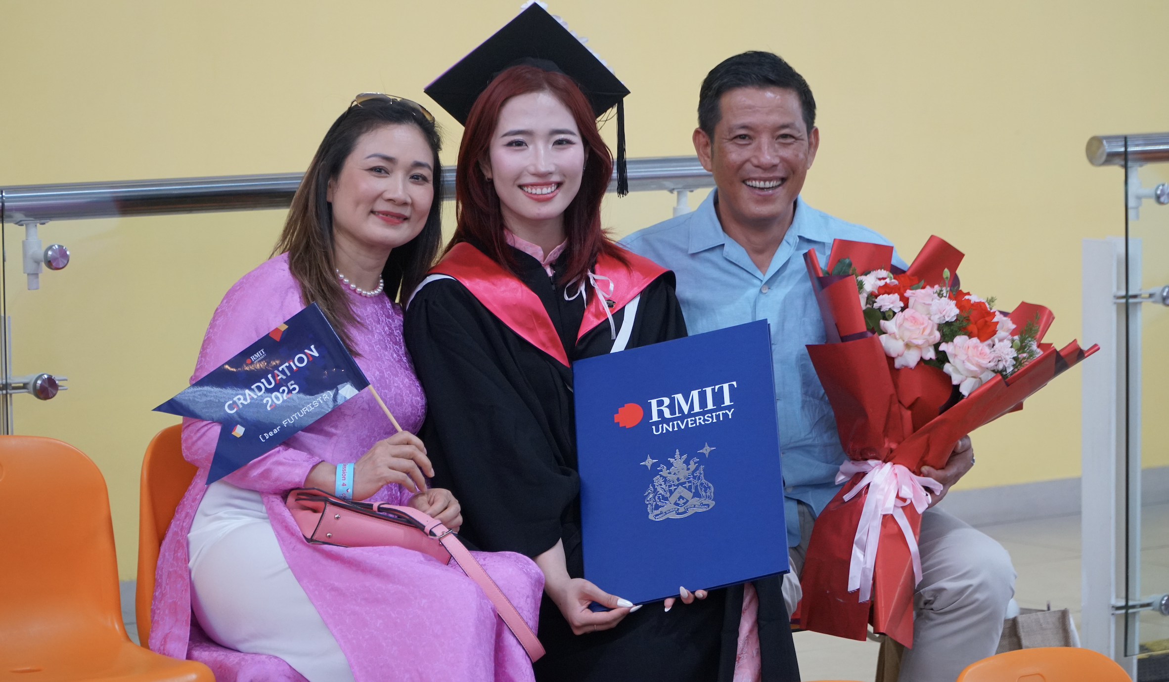 Nữ sinh 10X dành 1 tháng soạn bài phát biểu truyền cảm hứng: 'Đừng chờ đợi phép màu, hãy tự tạo ra nó'- Ảnh 2.