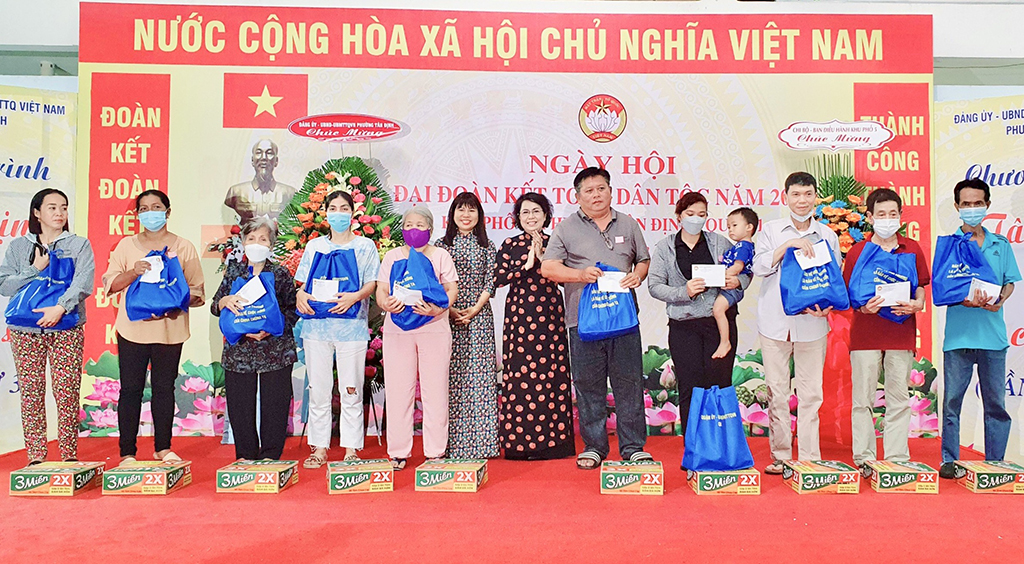 TP.HCM nghĩa tình: Tiên phong giúp dân xóa đói giảm nghèo - Ảnh 7. TP.HCM nghĩa tình: Tiên phong giúp dân xóa đói giảm nghèo - Ảnh 7.