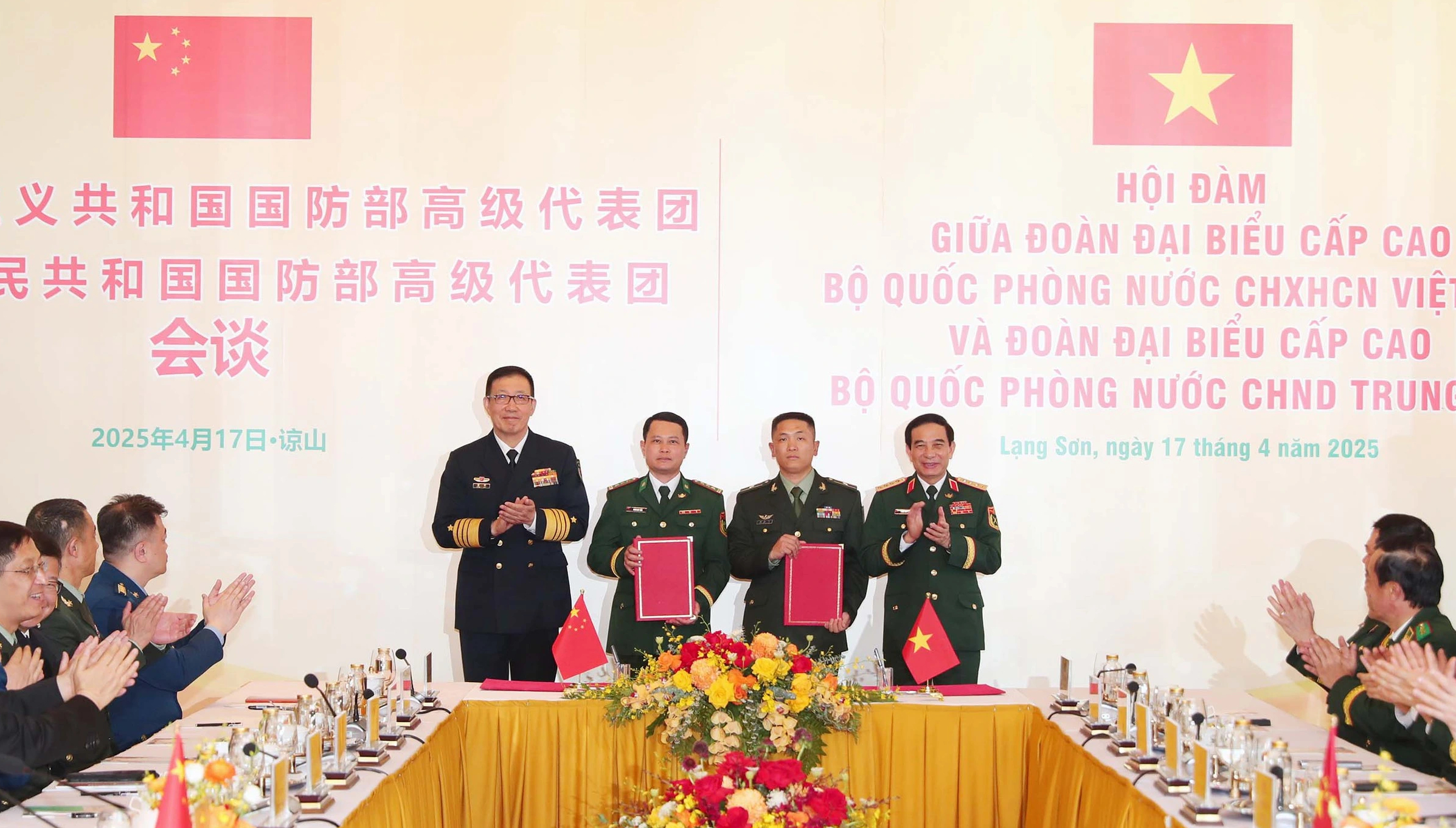 Đại tướng Phan Văn Giang mời quân đội Trung Quốc tham gia diễu binh, diễu hành- Ảnh 2.