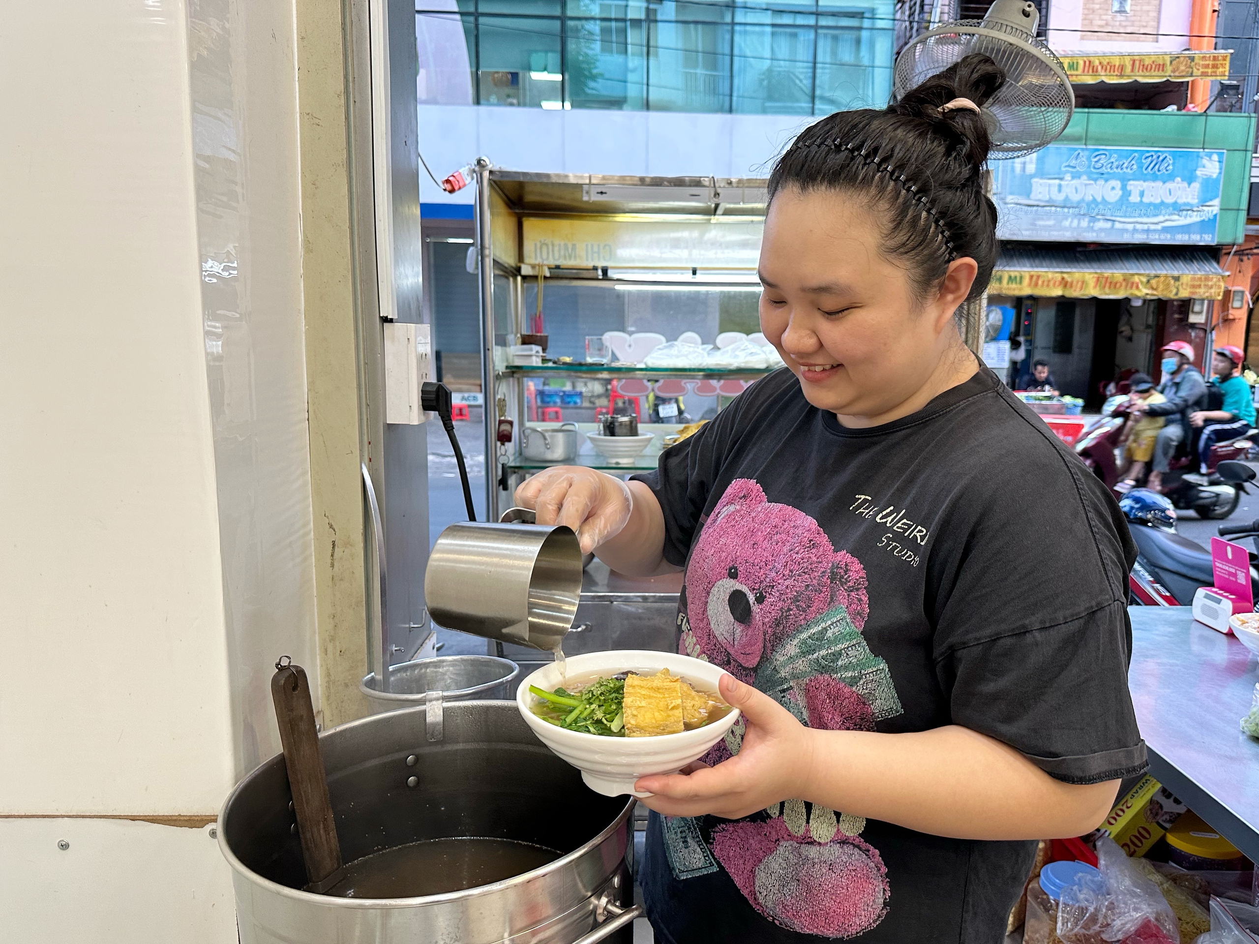 Độc lạ quán chay TP.HCM: Bất ngờ với menu ở quán dì Mười - Ảnh 4.