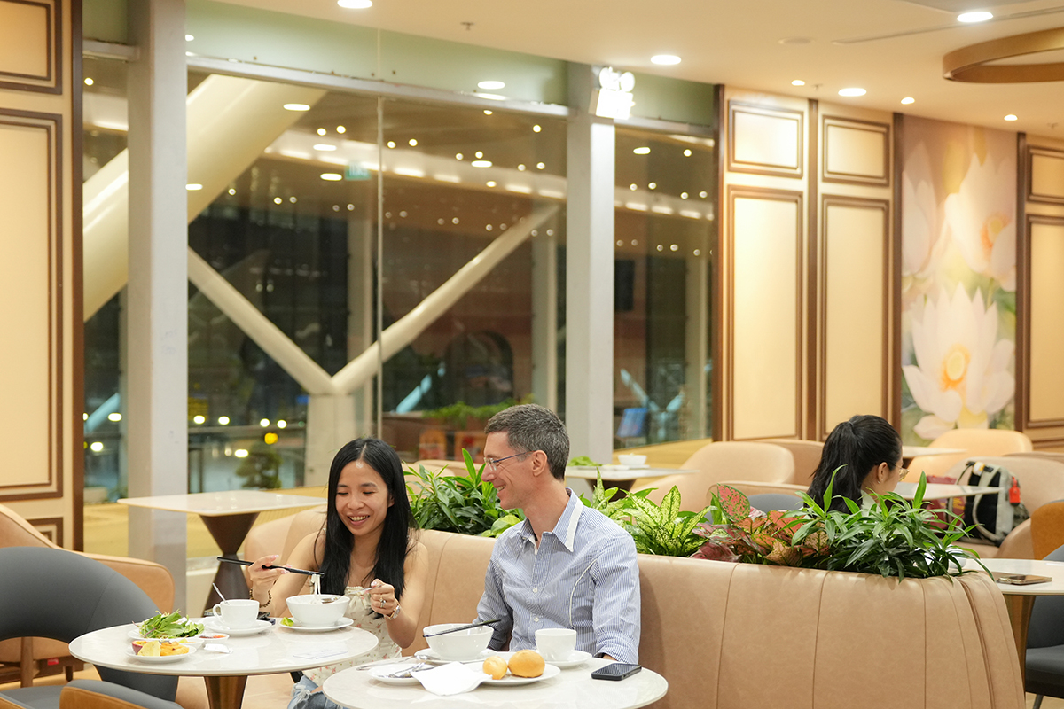 Lotus Lounge tại T3: Không gian phòng chờ thế hệ mới đậm dấu ấn văn hóa Việt - Ảnh 2.