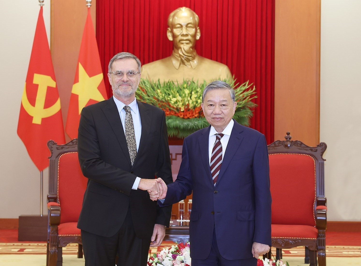 Việt Nam v&agrave; Ph&aacute;p nhất tr&iacute; th&uacute;c đẩy hợp t&aacute;c to&agrave;n diện dưới sự l&atilde;nh đạo của Tổng B&iacute; thư T&ocirc; L&acirc;m - Ảnh 1.