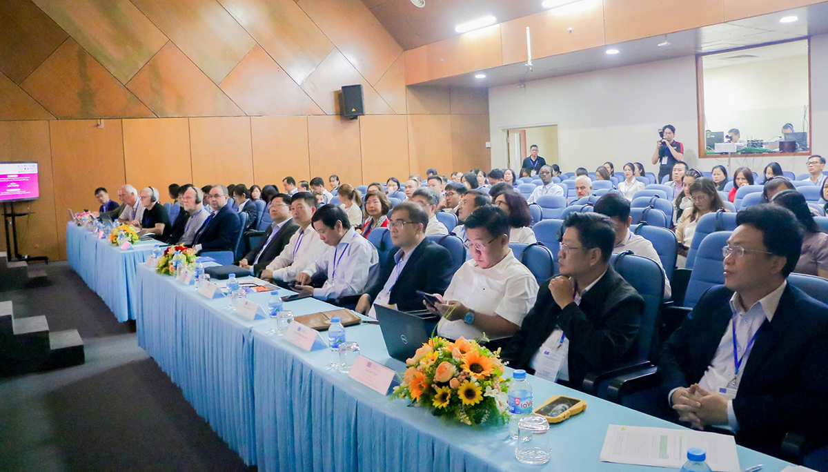 ベトナムの教育におけるデジタル技術の推進を目的としたACCEESプロジェクトの開始 - 写真1。 Khởi động dự án ACCEES nhằm thúc đẩy công nghệ số trong giáo dục Việt Nam- Ảnh 1.