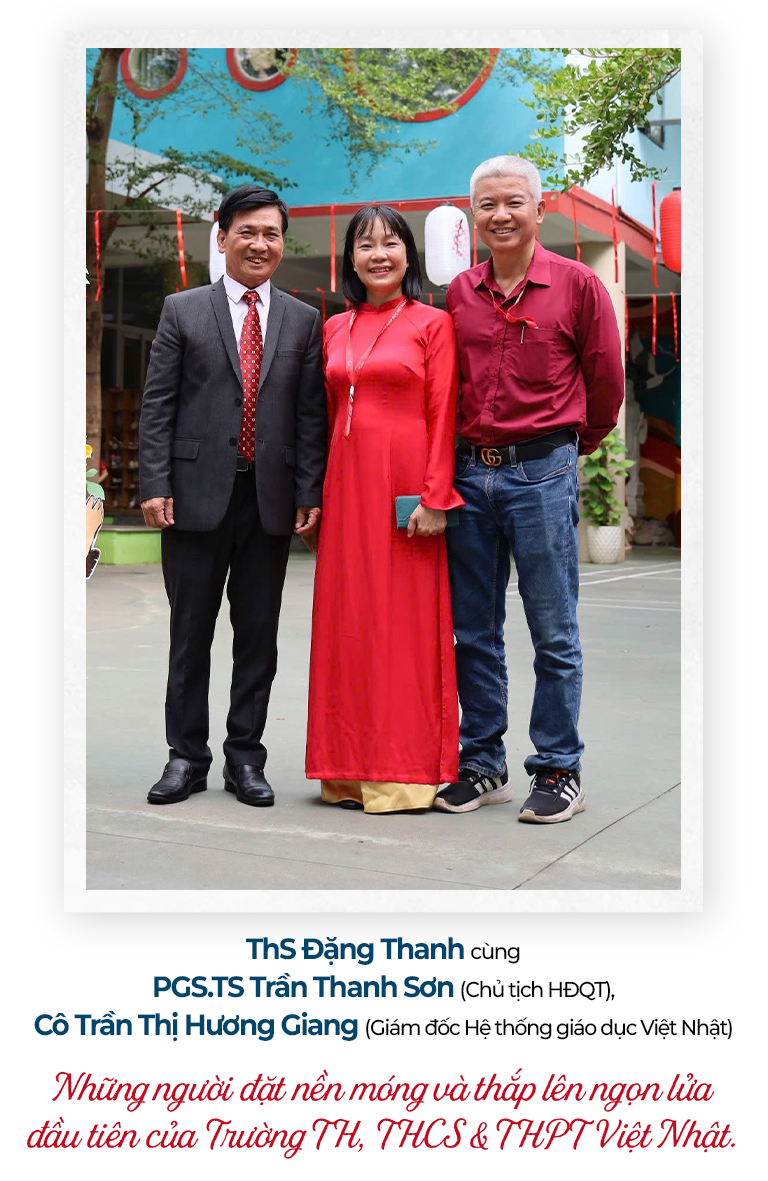 កុំវិនិច្ឆ័យសិស្សតែតាមចំណាត់ថ្នាក់៖ ការអប់រំបែបរួមនៅ Viet Nhat - រូបថតទី 3។ Đừng chỉ đánh giá học sinh qua điểm số: Giáo dục toàn diện tại Việt Nhật - Ảnh 3.