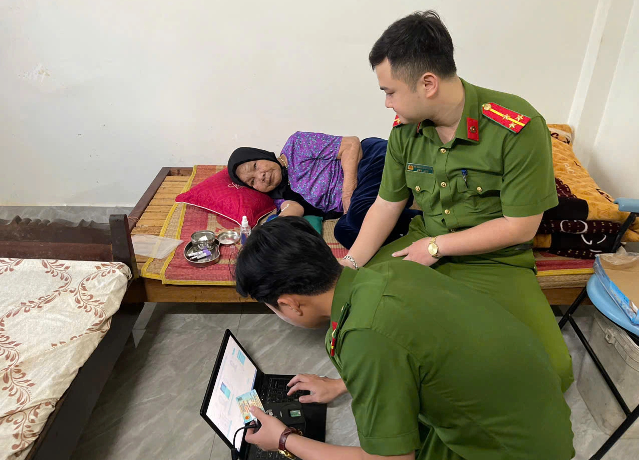 Quảng Bình thu nhận mẫu ADN hỗ trợ xác định danh tính liệt sĩ chưa rõ tên - Ảnh 1.