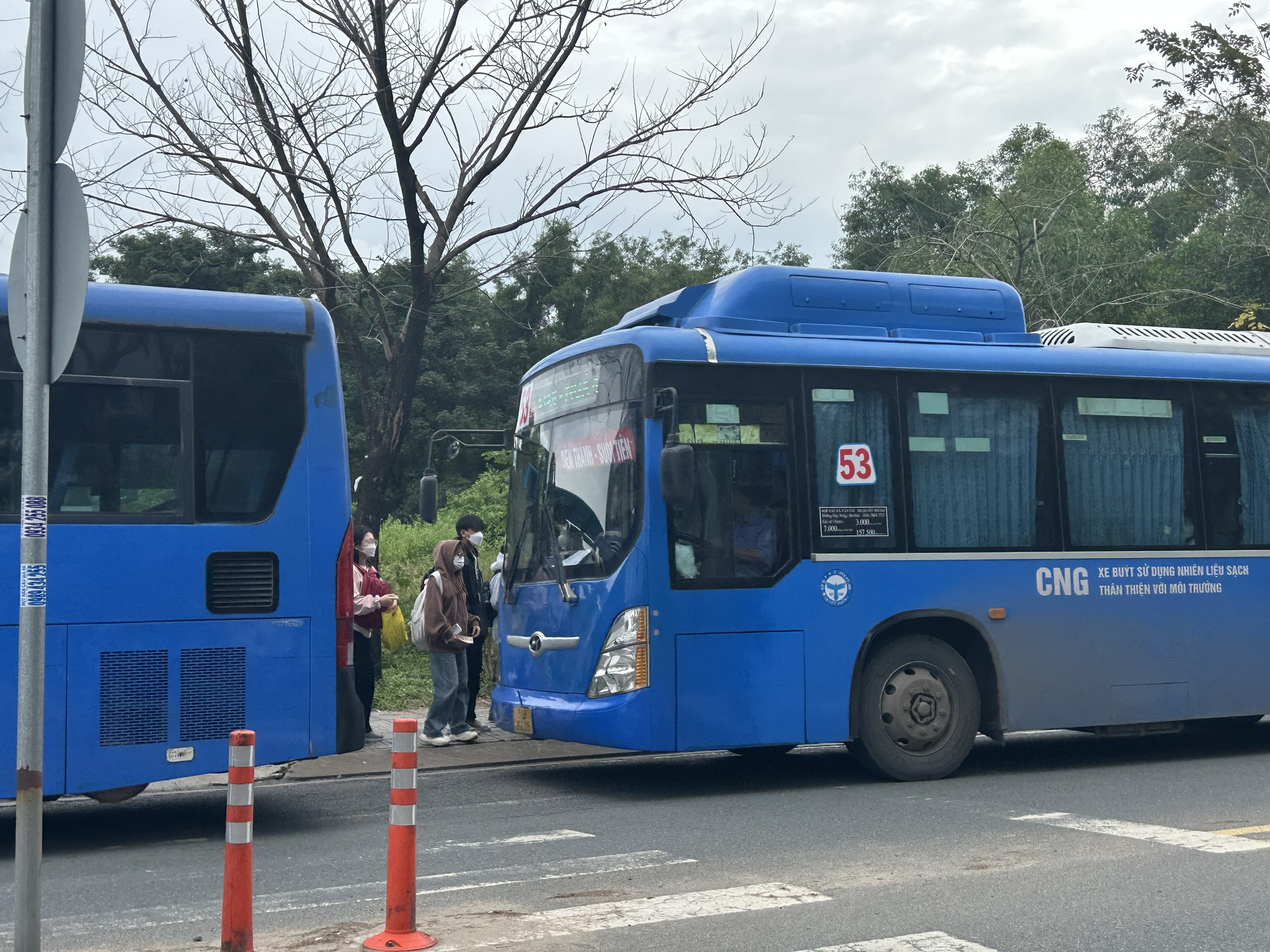 Xe buýt thay đổi lộ trình dịp lễ: Giới trẻ cần lưu ý gì? - Ảnh 3.