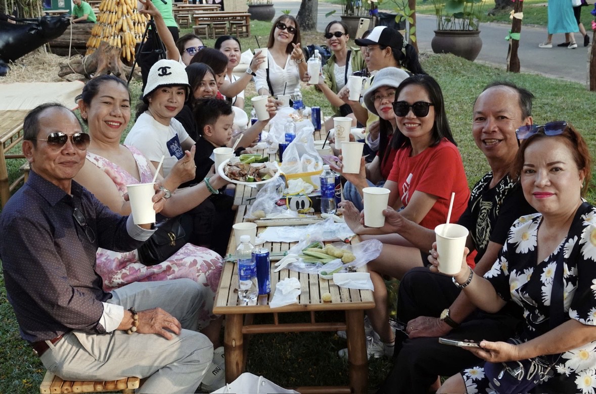 Saigontourist Group ký triển khai 'Lễ hội Văn hóa Ẩm thực Saigontourist Group - Việt Nam 2025 tại Osaka' - Ảnh 2.