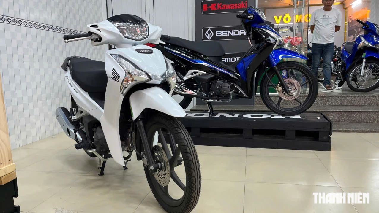 Giá bán gấp đôi Future 125, Honda Wave 125i nhập Malaysia về Việt Nam vẫn hút khách