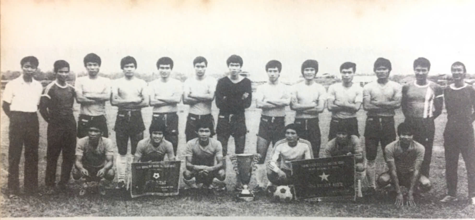 마이덕충: 보람찬 커리어 - 사진 1. Mai Đức Chung: Sự nghiệp viên mãn- Ảnh 1.