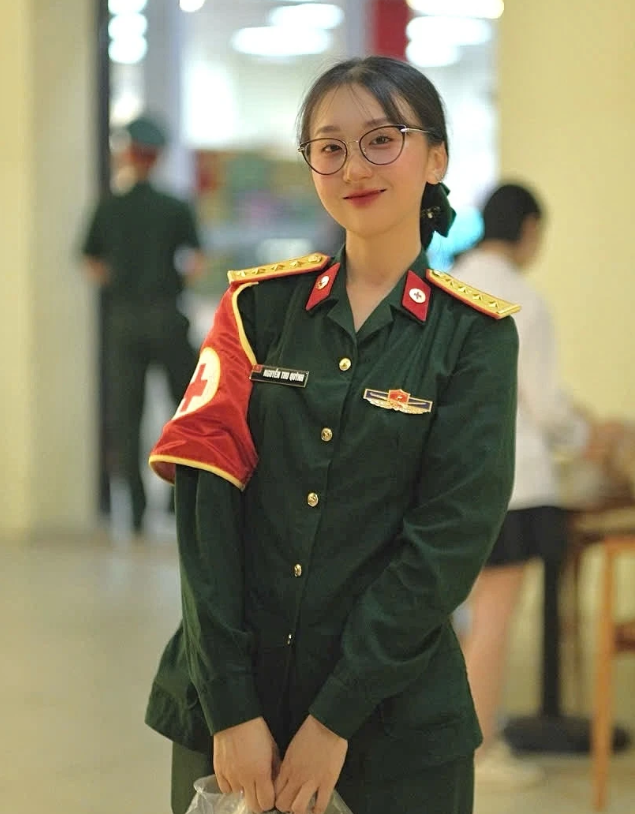 Hai nữ chiến sĩ có 'nụ cười tỏa nắng' khiến dân mạng xao xuyến- Ảnh 7.