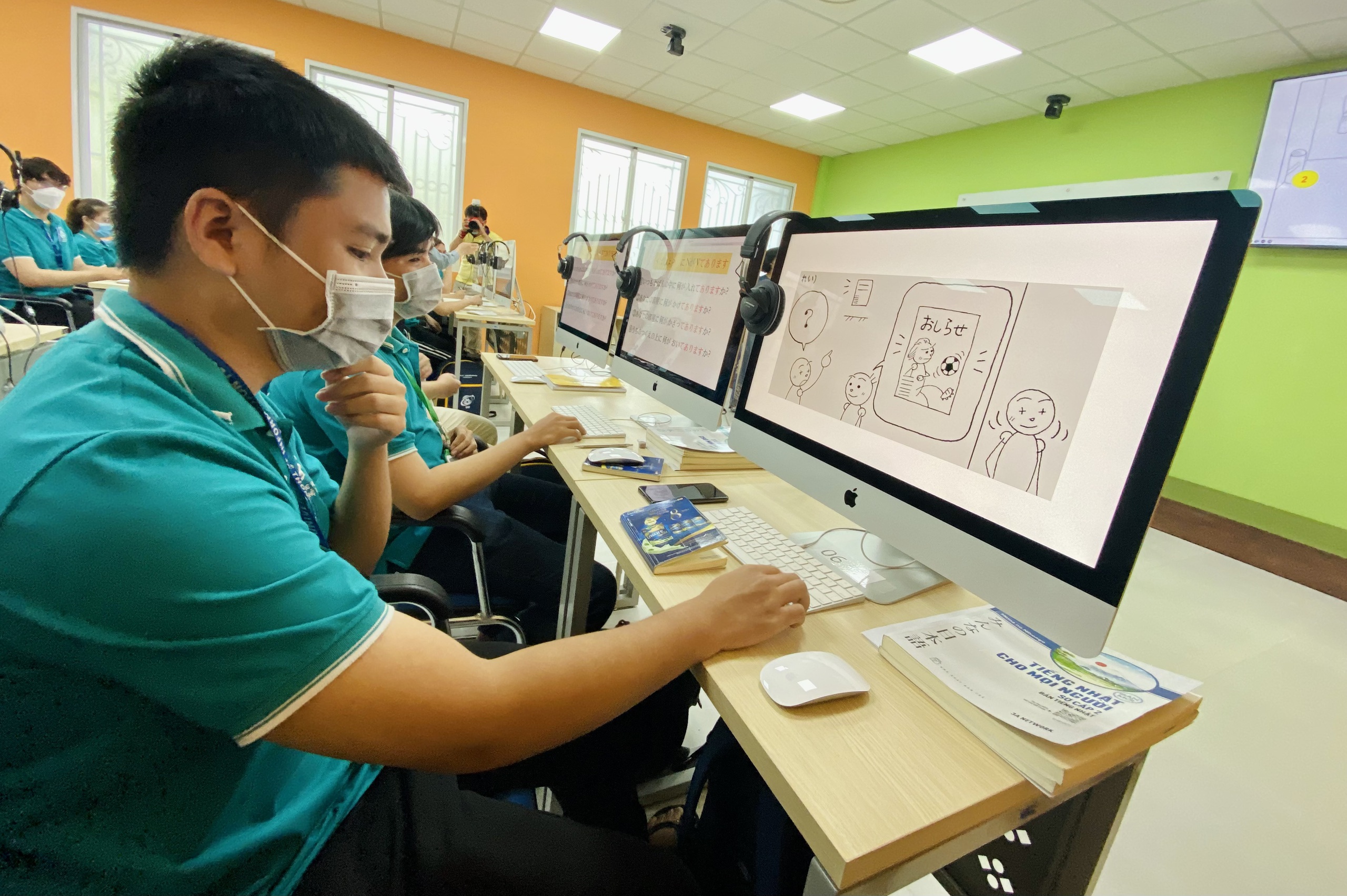 AI時代の労働者が身につけるべきスキル:大学が研修プログラムを調整 - 写真2。 Kỹ năng người lao động cần trang bị thời AI: ĐH điều chỉnh chương trình đào tạo- Ảnh 2.