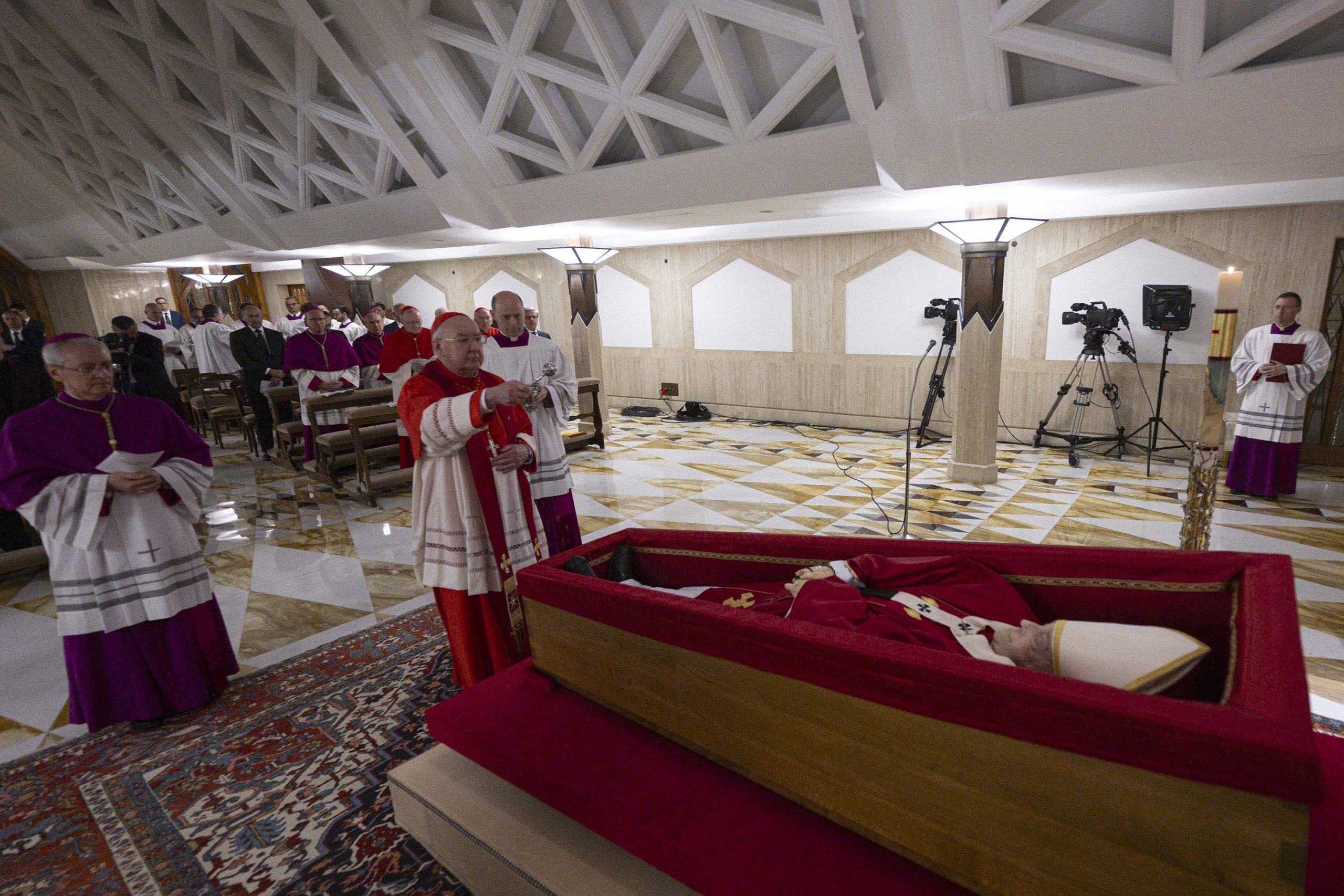 Image hình ảnh hình ảnh hình ảnh hình ảnh hình ảnh hình ảnh Trần Hoàng - Vatican công bố hình ảnh Giáo hoàng Francis nhập quan