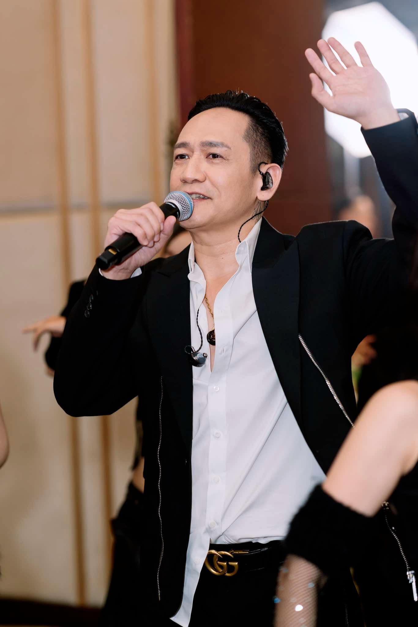 Ca sĩ Duy Mạnh nộp đơn kiện vụ xế hộp 5 tỉ bị cháy- Ảnh 1. Ca sĩ Duy Mạnh nộp đơn kiện vụ xế hộp 5 tỉ bị cháy- Ảnh 1.