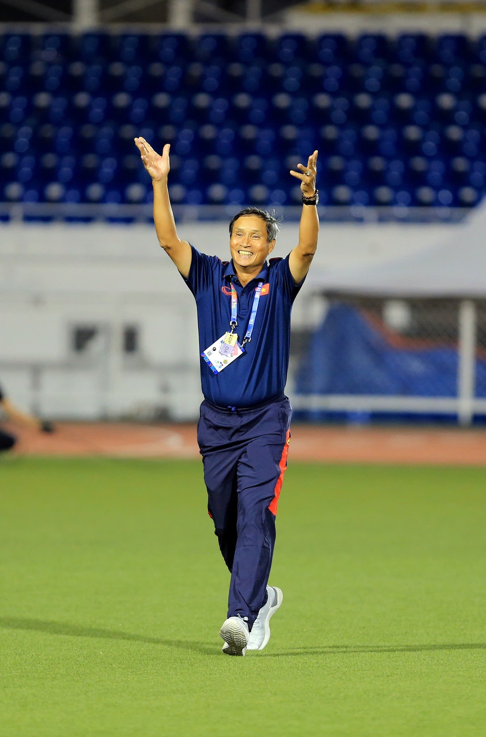 마이덕충: 보람찬 커리어 - 사진 5. Mai Đức Chung: Sự nghiệp viên mãn- Ảnh 5.