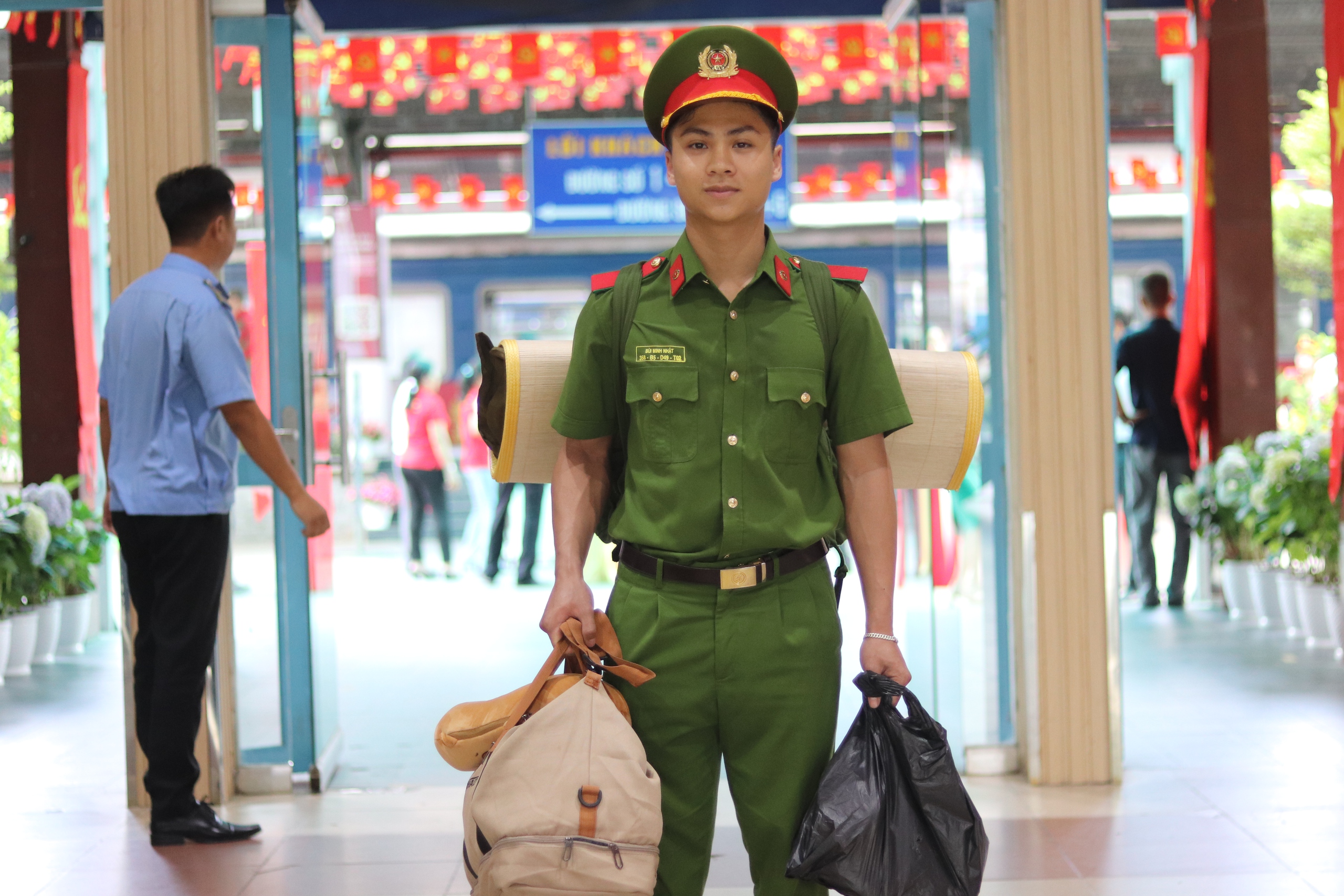 Gần 1.000 ‘chiến sĩ trống hội’ trên đoàn tàu Bắc - Nam - Ảnh 3.