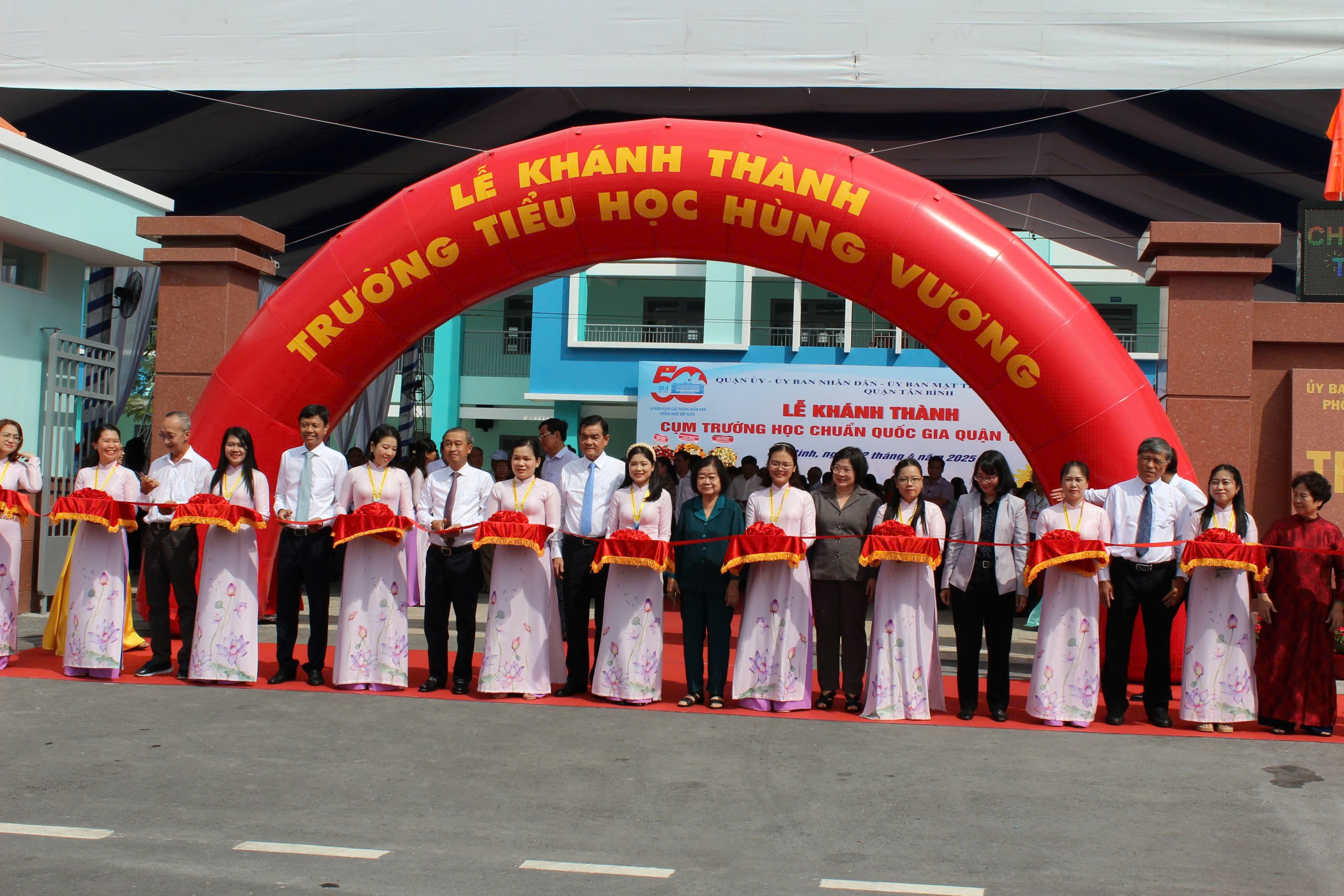 Bên trong 3 trường học hàng trăm tỉ đồng mới khánh thành ở quận Tân Bình, TP.HCM - Ảnh 4.