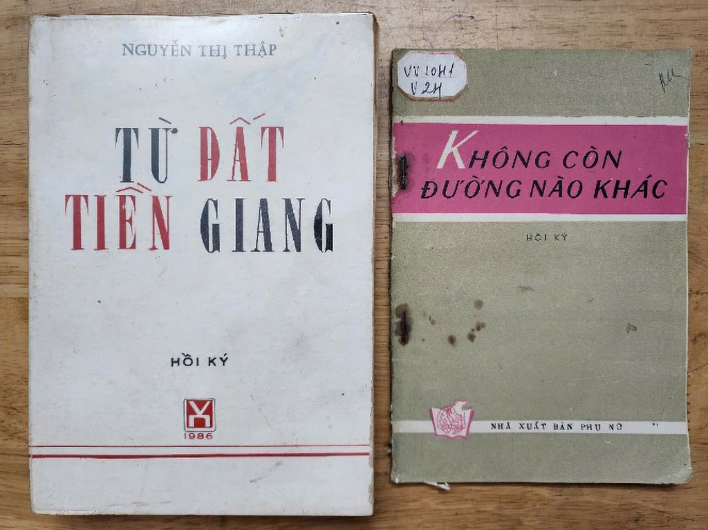 កំពុងត្បាញអំបោះមាស៖ 'យើងត្រូវការសៀវភៅ និងកាសែតច្រើនជាងសាច់ក្រក និងនំស៊ីណាម៉ុនរ៉ូល' - រូបថតទី 2។ Dệt những sợi vàng: 'Cần sách báo hơn lạp sường, bánh quế'- Ảnh 2.
