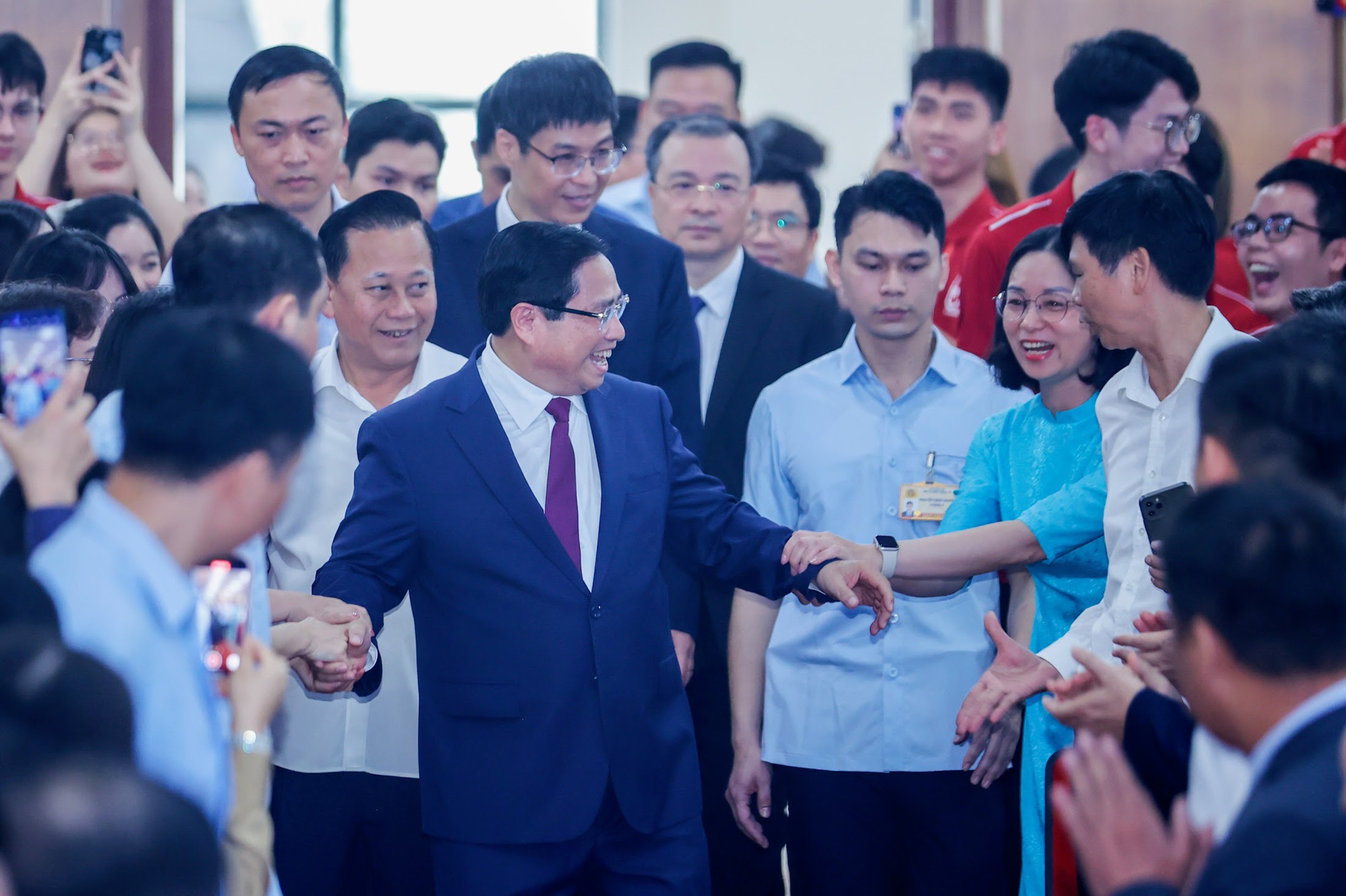Thủ tướng: Khoa học công nghệ, chuyển đổi số không có biên giới - Ảnh 1.
