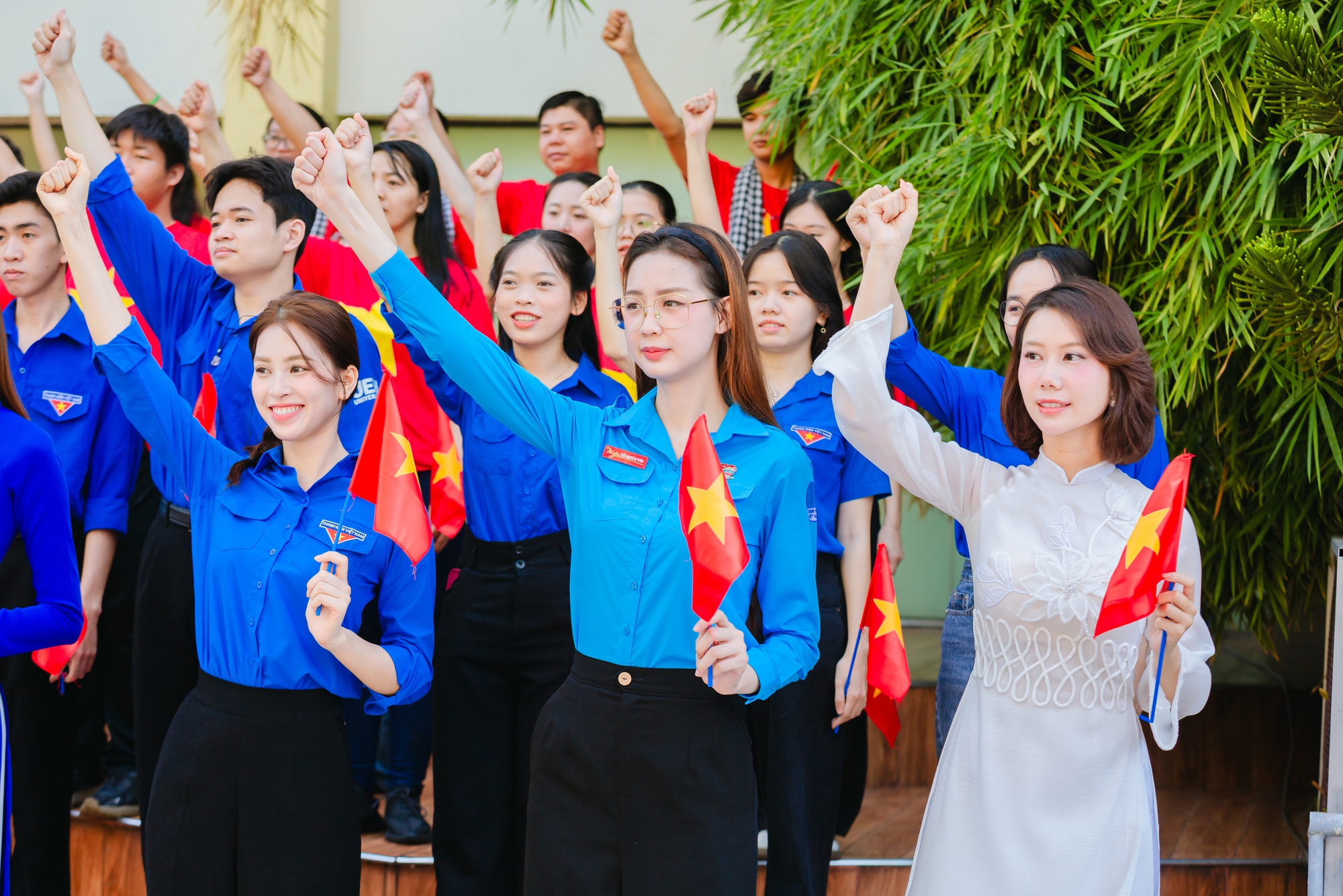 Hòa bình đẹp lắm!: Lễ chào cờ đặc biệt - Ảnh 5.