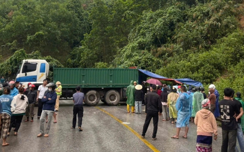 Quảng Bình: Một phụ nữ tử vong sau va chạm với xe đầu kéo- Ảnh 1.