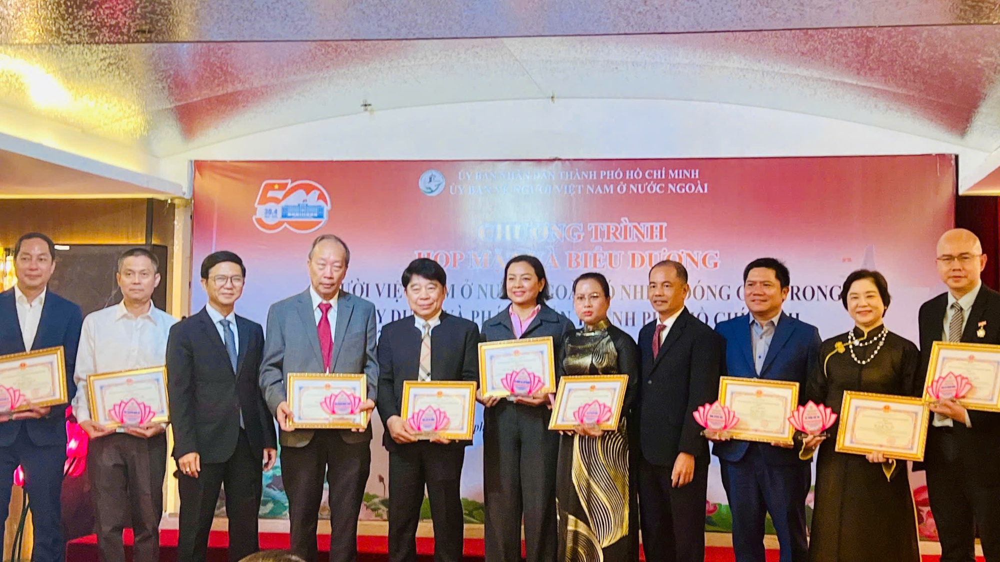 Vinh danh 50 kiều bào ưu tú: - Ảnh 4. Vinh danh 50 kiều bào ưu tú: - Ảnh 4.