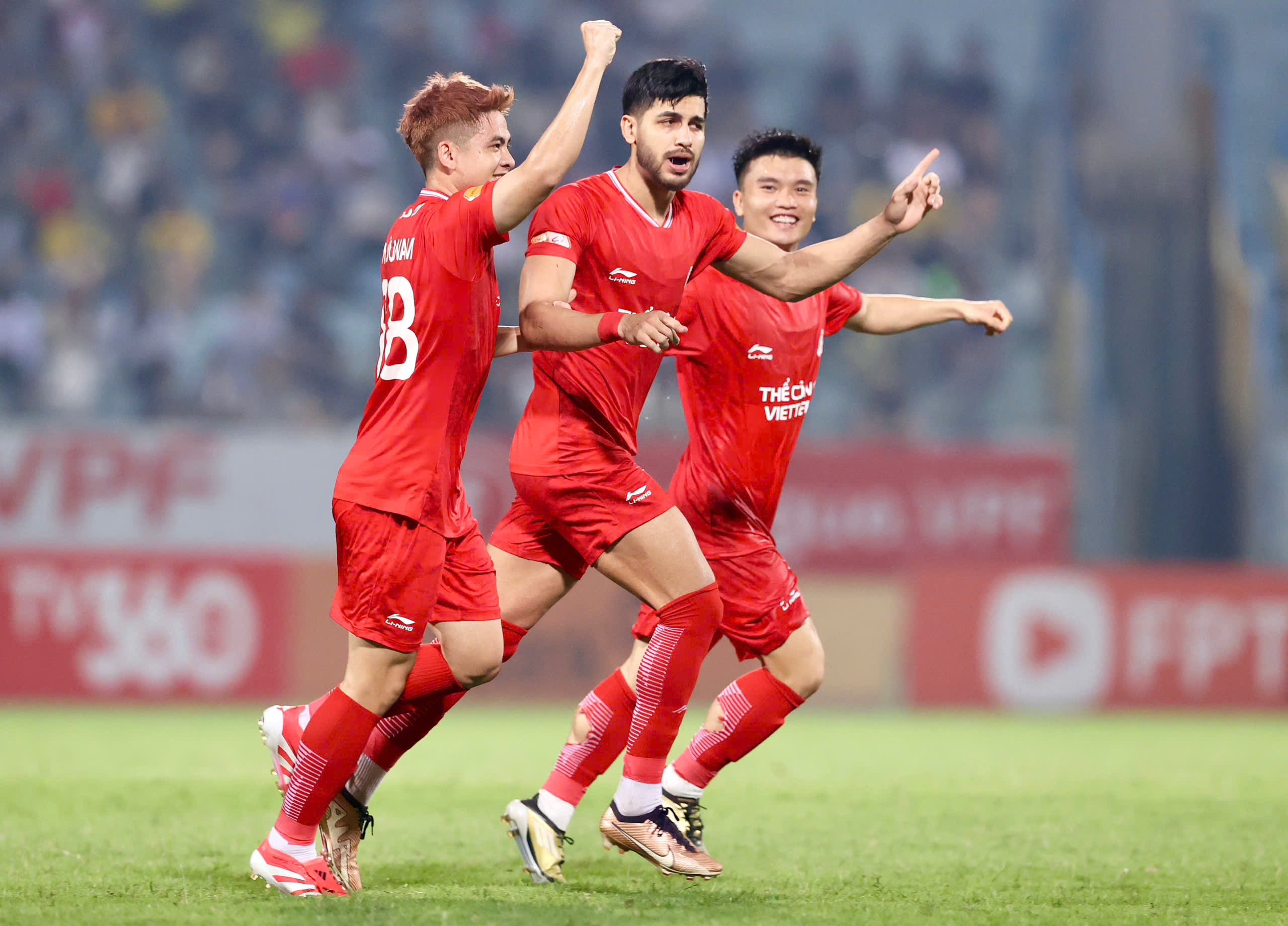 Bảng xếp hạng V-League mới nhất: SLNA lâm nguy, Hà Tĩnh đua vô địch tin được không!- Ảnh 1. Bảng xếp hạng V-League mới nhất: SLNA lâm nguy, Hà Tĩnh đua vô địch tin được không!- Ảnh 1.