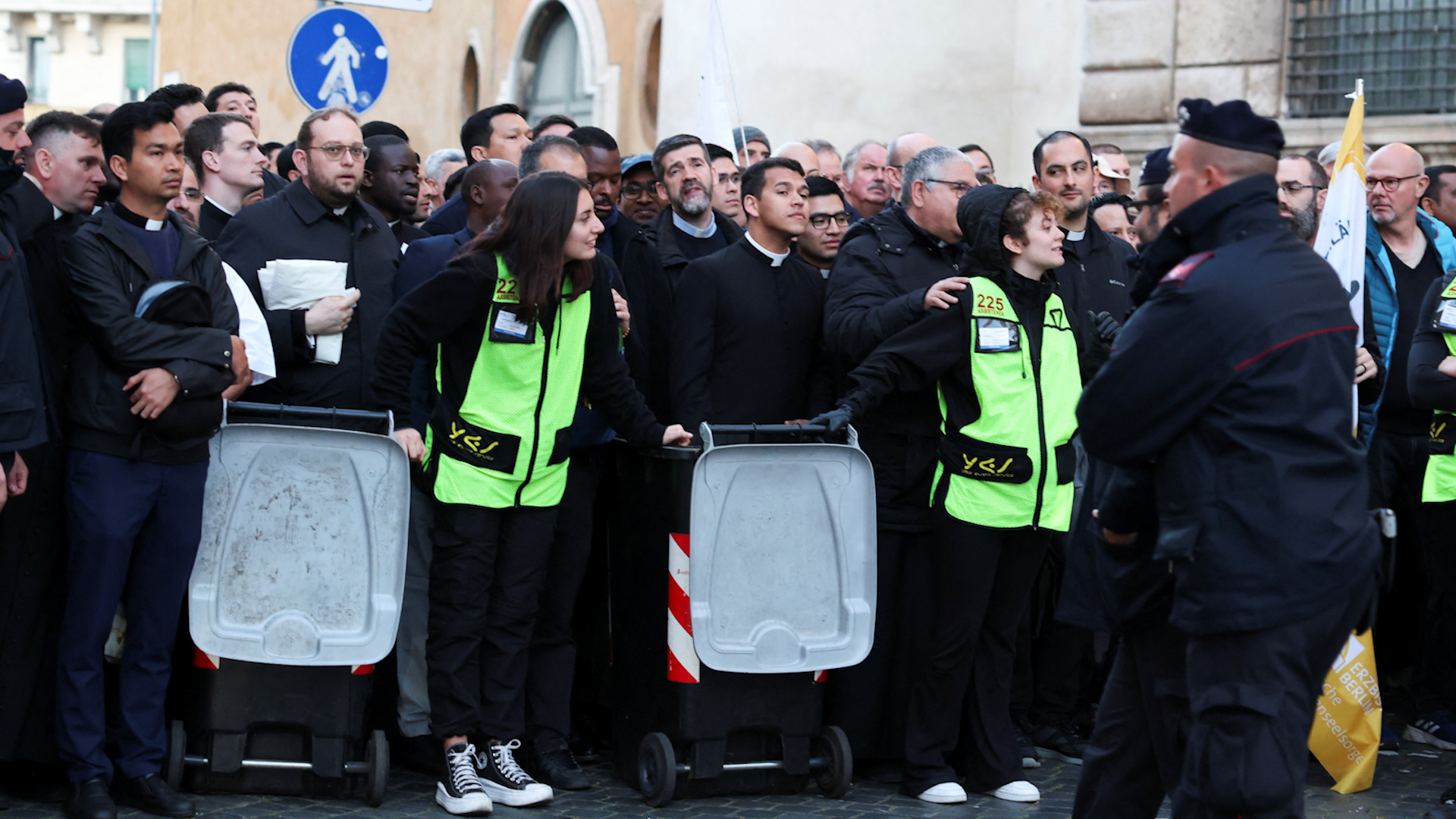 Chi tiết tang lễ của Giáo hoàng Francis tại Vatican - Ảnh 1.