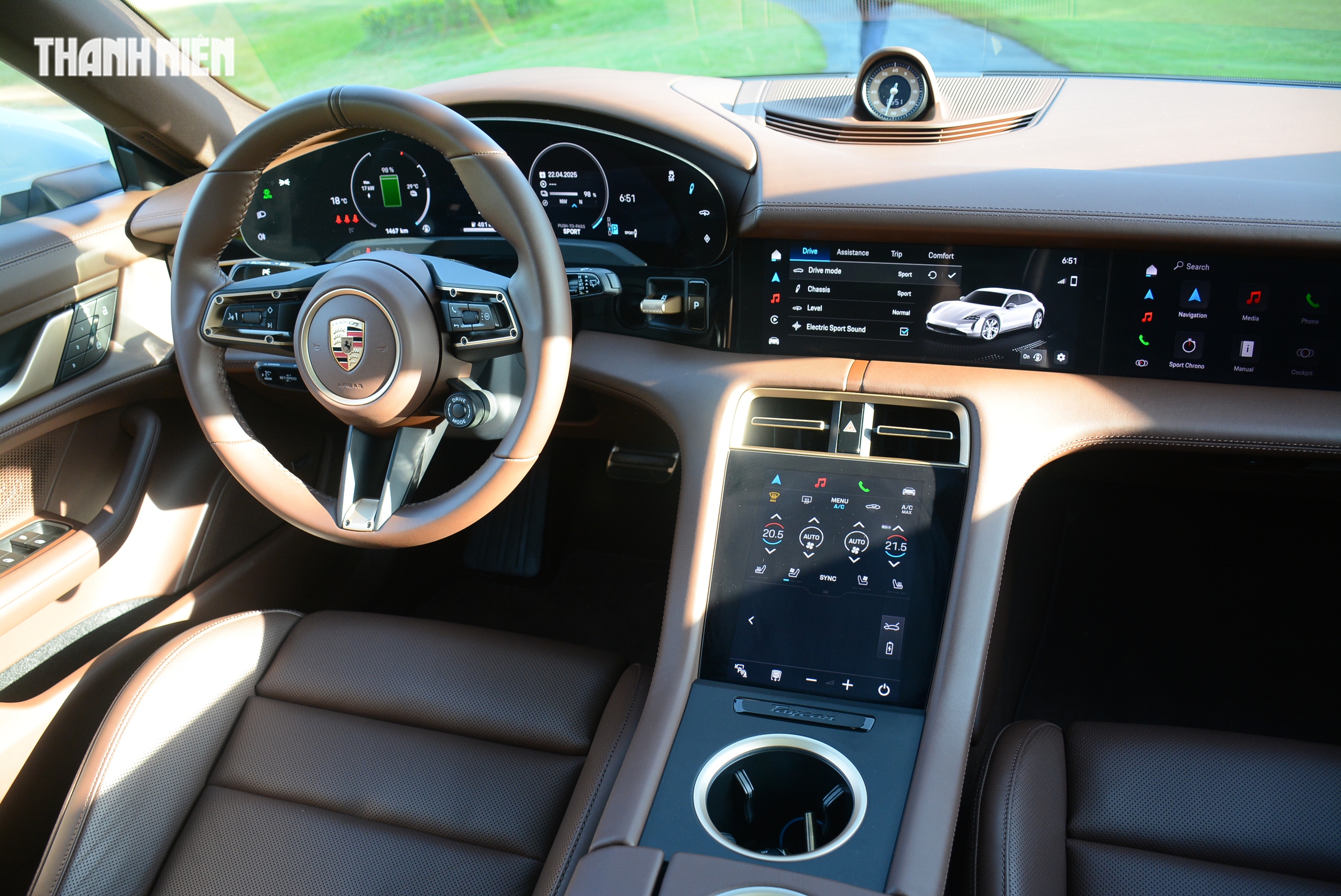 Triệu hồi ô tô điện hạng sang 'xịn' nhất của Porsche tại Việt Nam - Ảnh 2.
