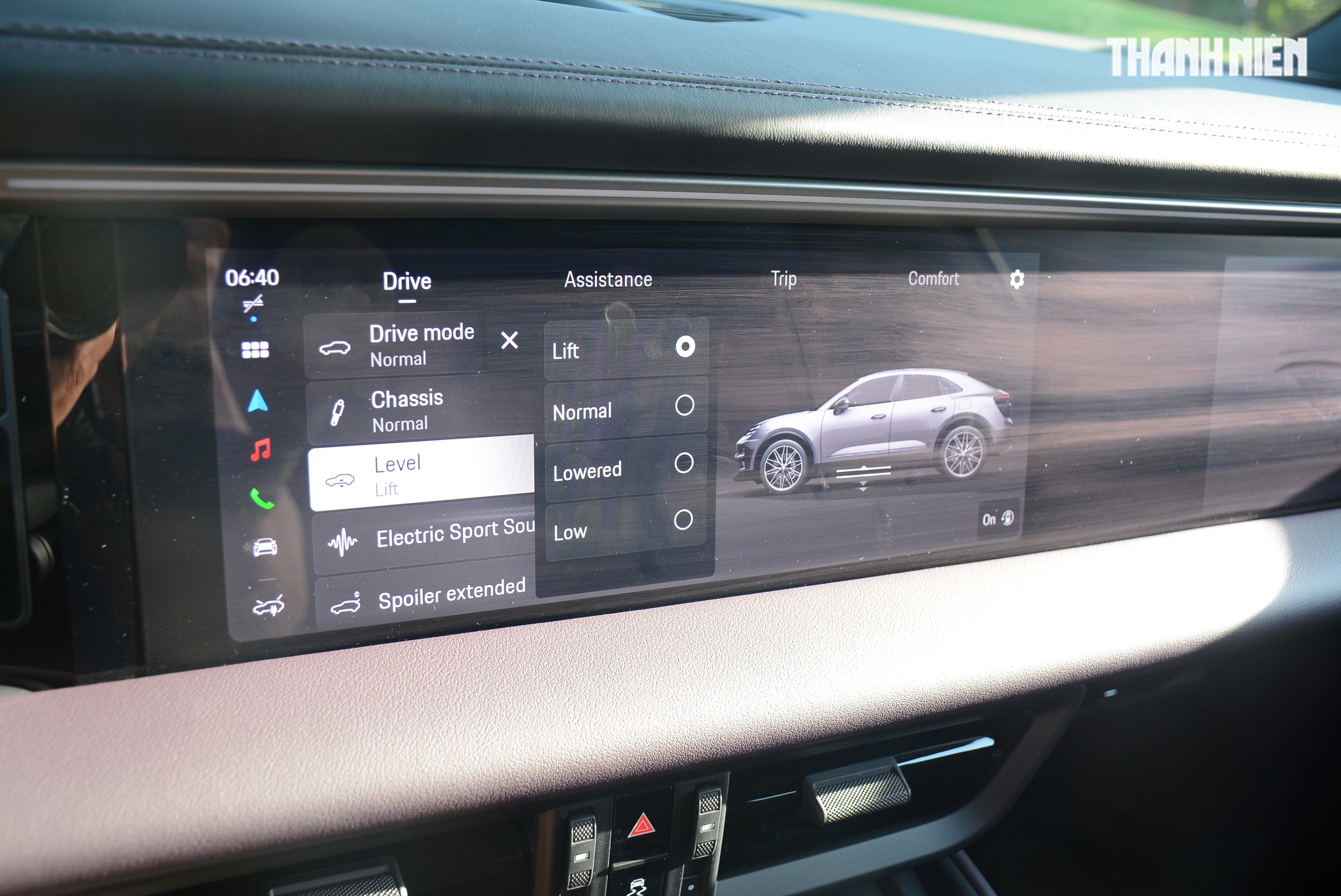 Mặt tr&aacute;i của m&agrave;n h&igrave;nh cảm ứng t&iacute;ch hợp nhiều chức năng tr&ecirc;n &ocirc; t&ocirc; hiện đại- Ảnh 2.