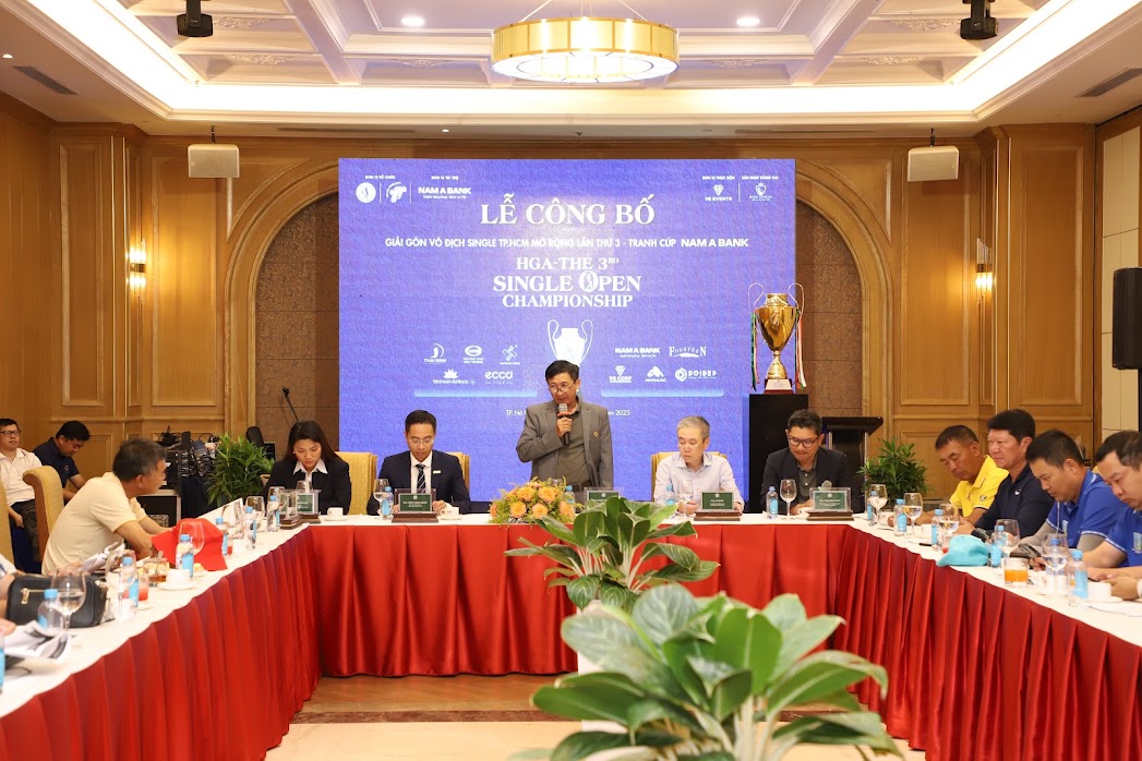 កីឡាករវាយកូនហ្គោលចំនួន ១៤០ នាក់ប្រកួតប្រជែងក្នុងការប្រកួតជើងឯកវាយកូនហ្គោលឯកត្តជនទីក្រុងហូជីមិញឆ្នាំ ២០២៥ - រូបថតទី ២។ 140 golfer tranh tài giải vô địch single TP.HCM mở rộng 2025- Ảnh 2.