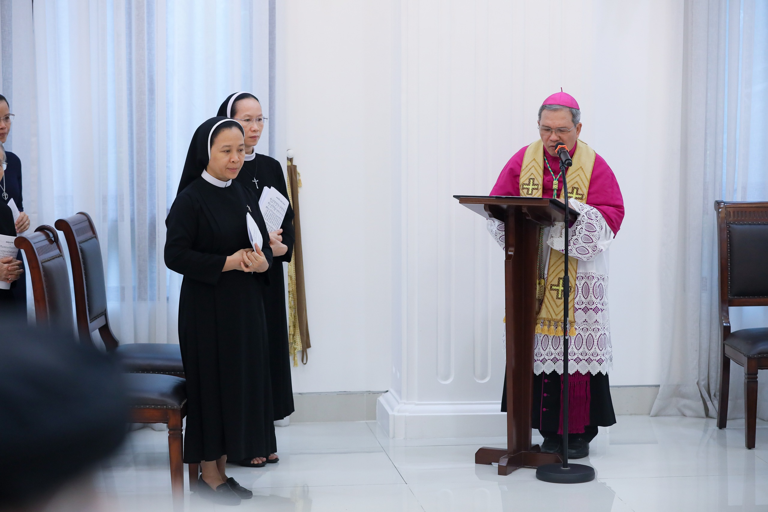 Hội đồng Giám mục Việt Nam cử hành thánh lễ cầu nguyện cho cố Giáo hoàng Francis - Ảnh 2.